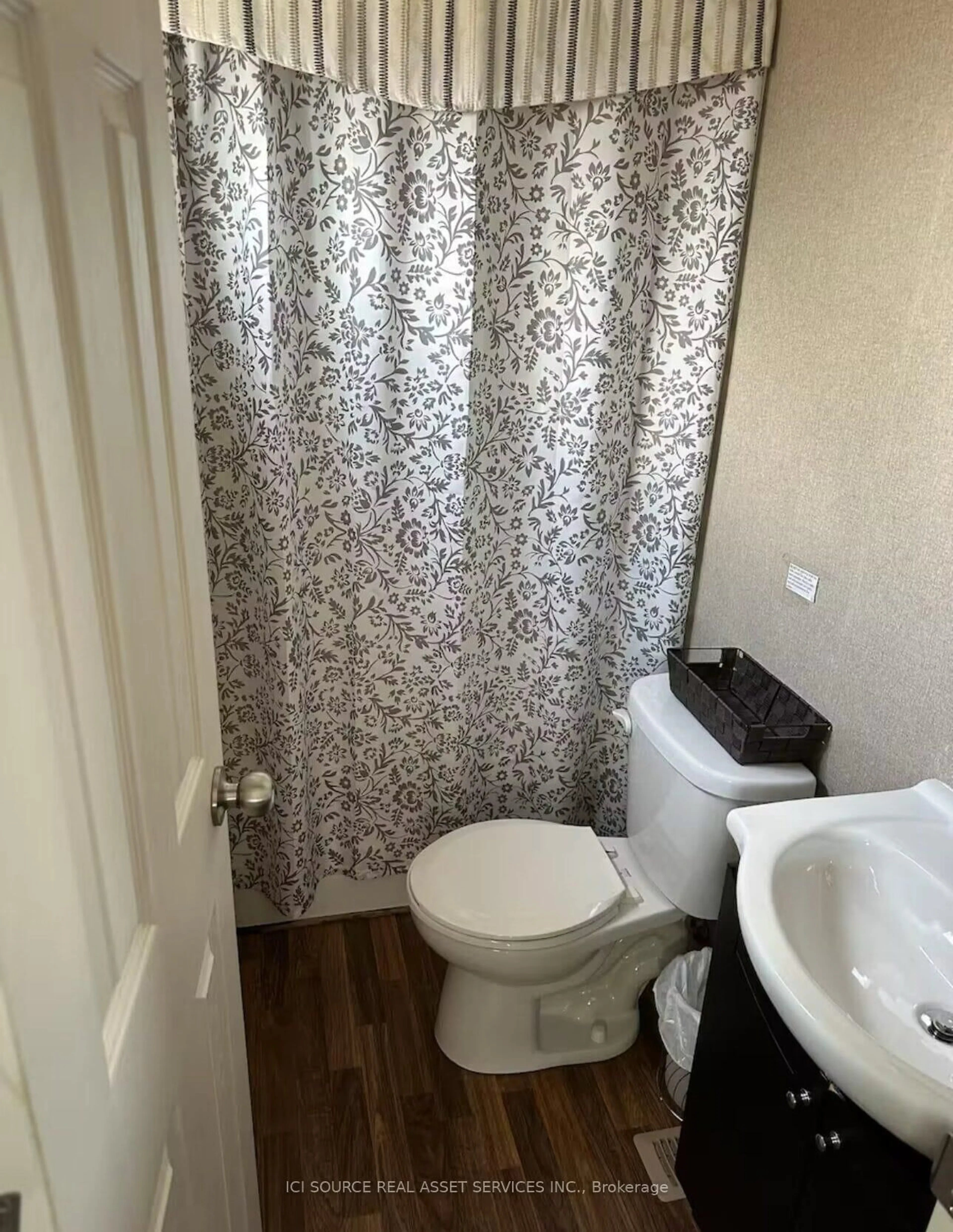 Standard bathroom, floor is not visible for 1501 Line 8 Rd #341, Niagara-on-the-Lake Ontario L0S 1J0