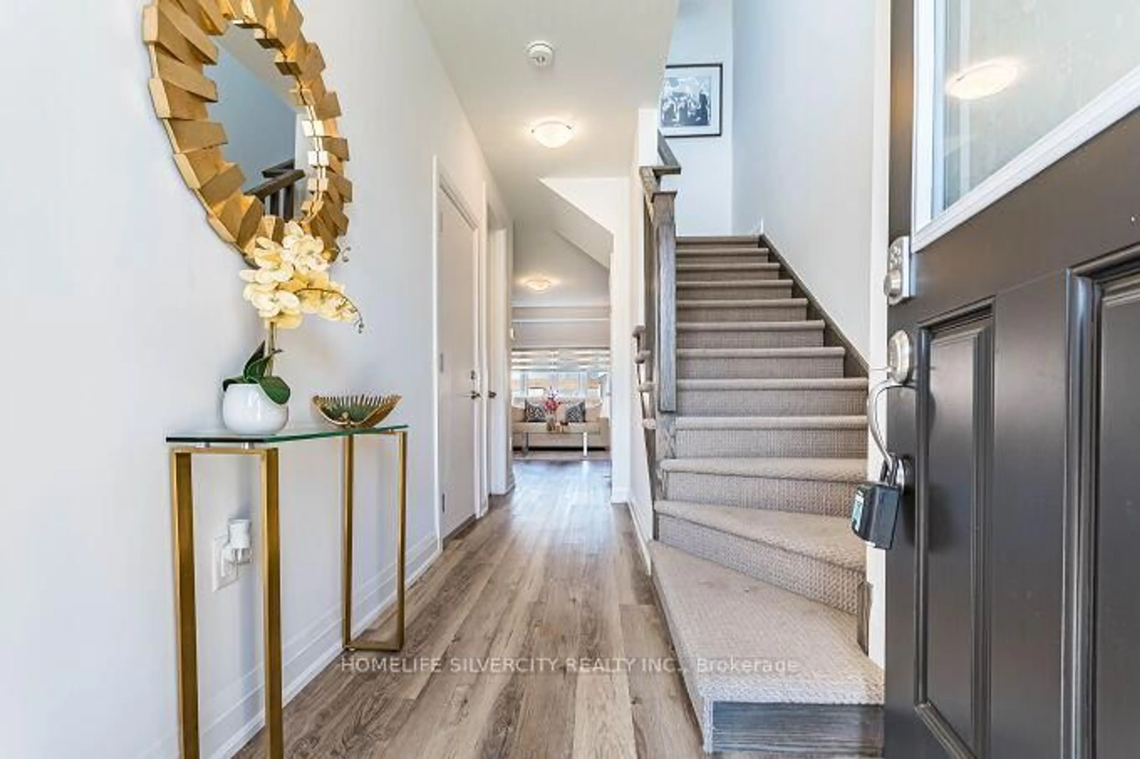 Indoor entryway for 11 Holder Dr, Brantford Ontario N3T 0V1