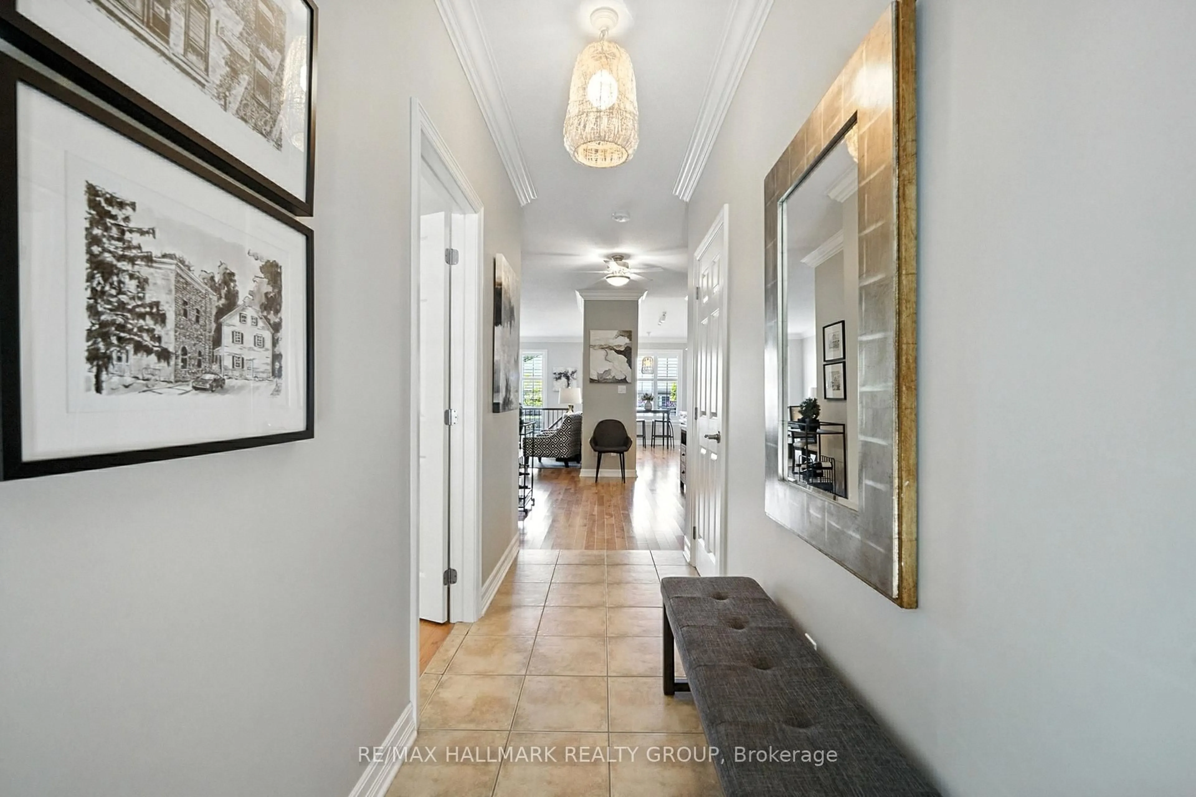 Indoor foyer for 261 Cairnsmore Circ, Ottawa Ontario K2J 0G5