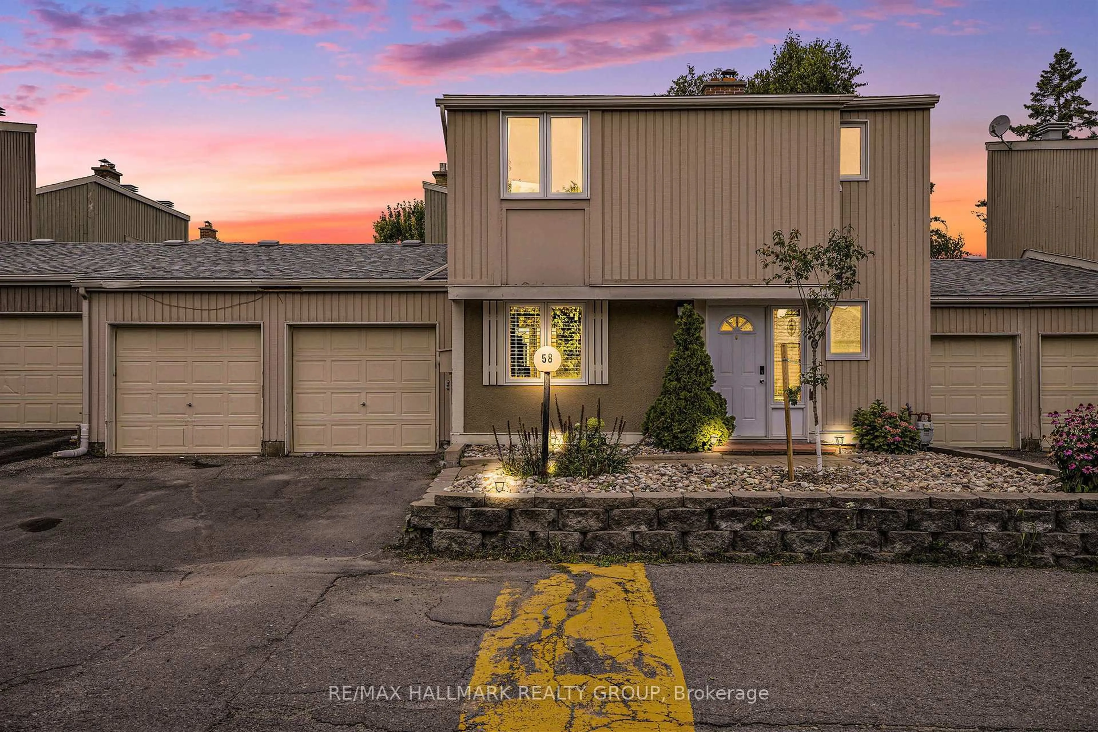 A pic from outside/outdoor area/front of a property/back of a property/a pic from drone, street for 58 Jackson Crt #42, Ottawa Ontario K2K 1B7