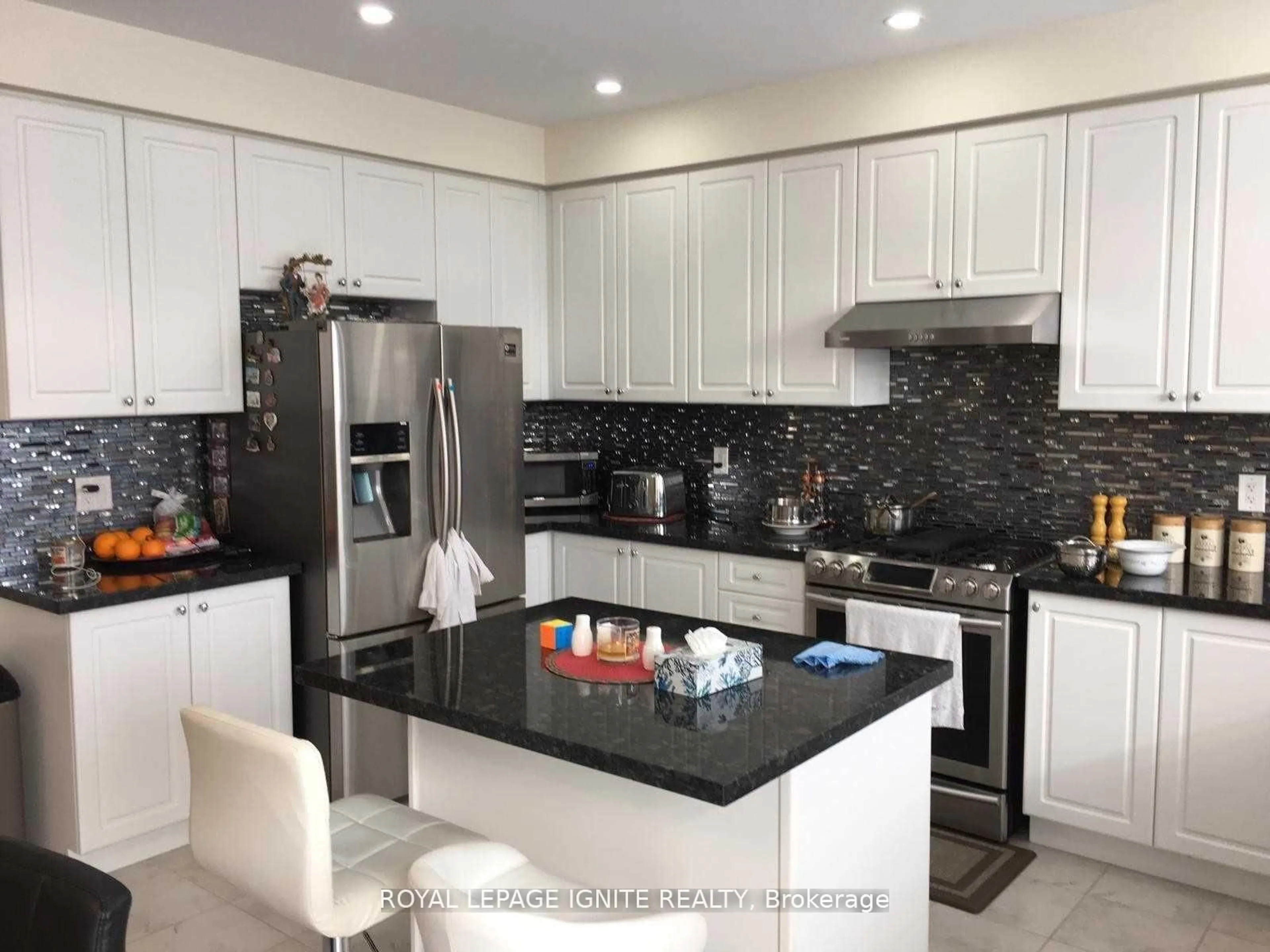 Open concept kitchen, ceramic/tile floor for 41 Northhill Ave, Cavan Monaghan Ontario L0A 1G0