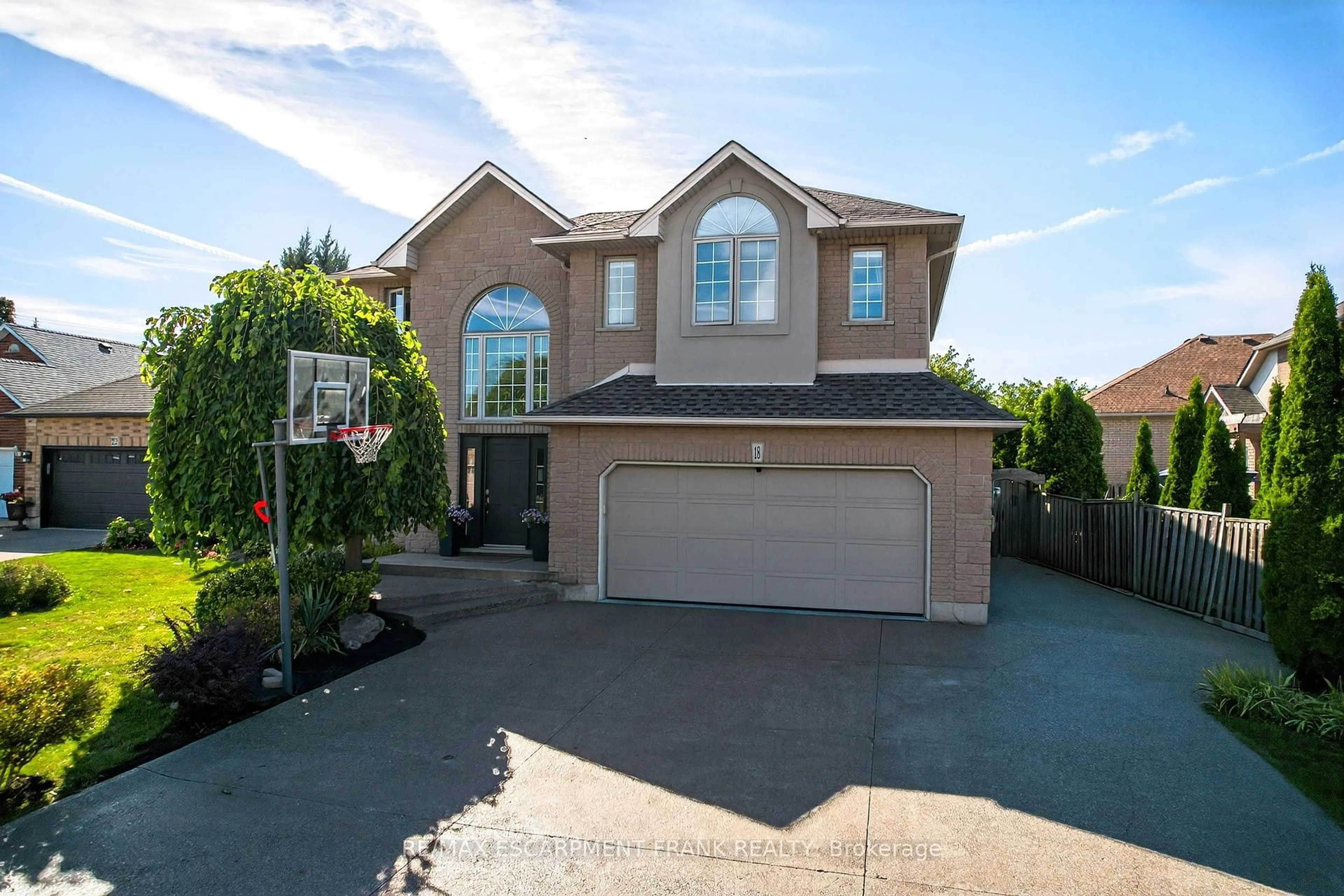 Unknown for 18 Konstantine Crt, Hamilton Ontario L9B 2T3