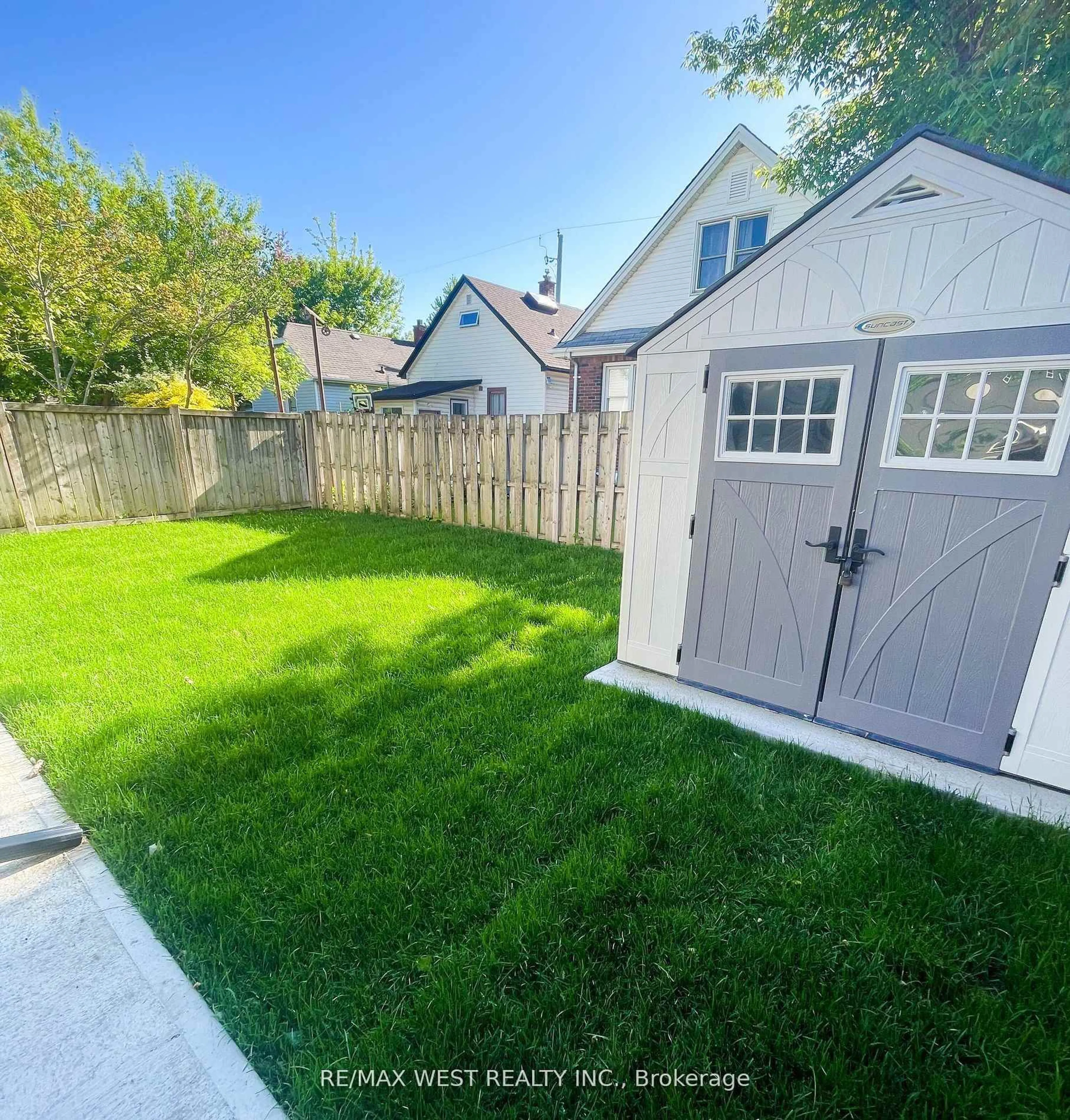 Unknown for 28 Concord Ave, St. Catharines Ontario L2M 5N6