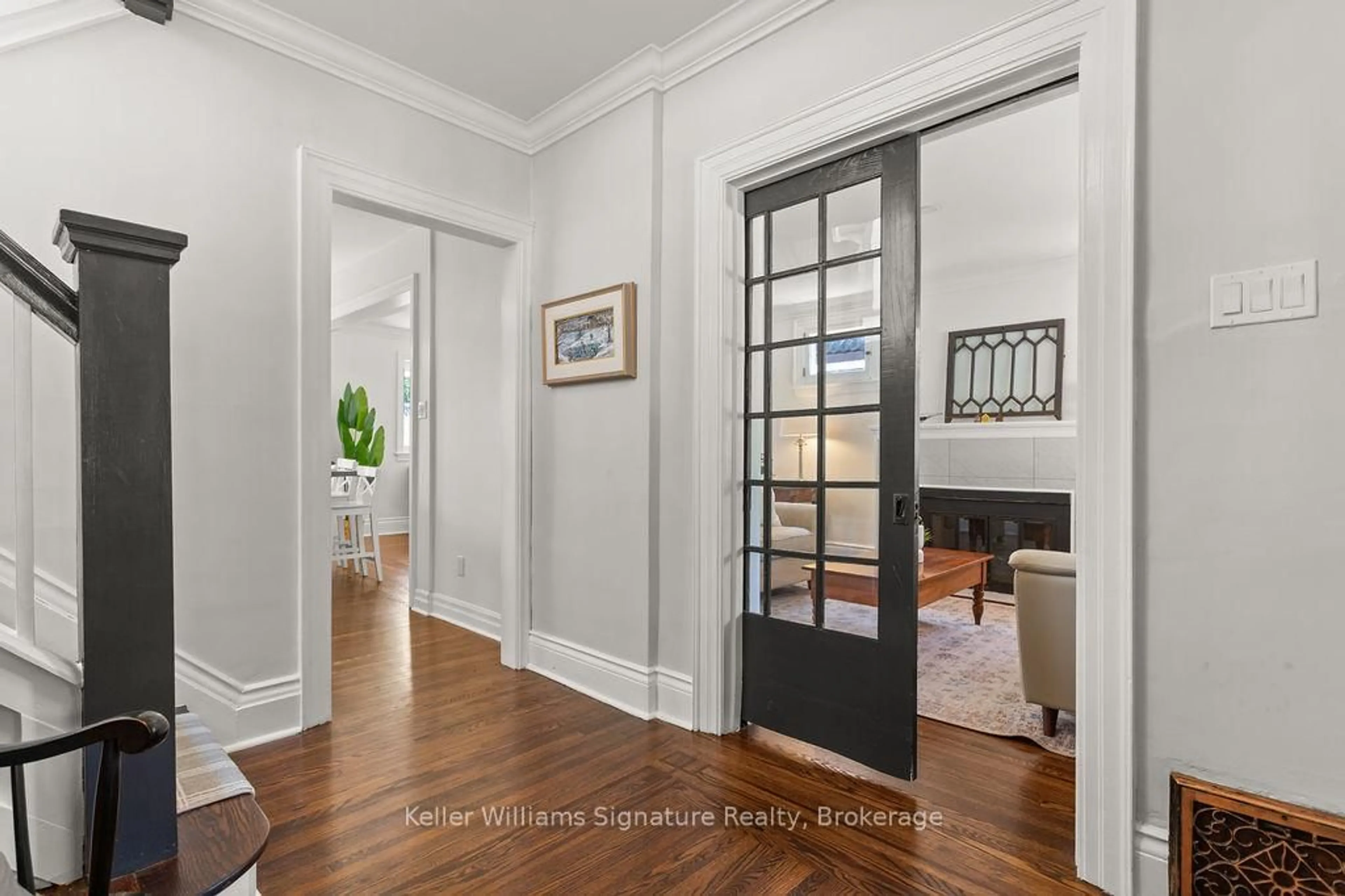 Indoor entryway for 89 Kensington Ave, Hamilton Ontario L8M 3H1