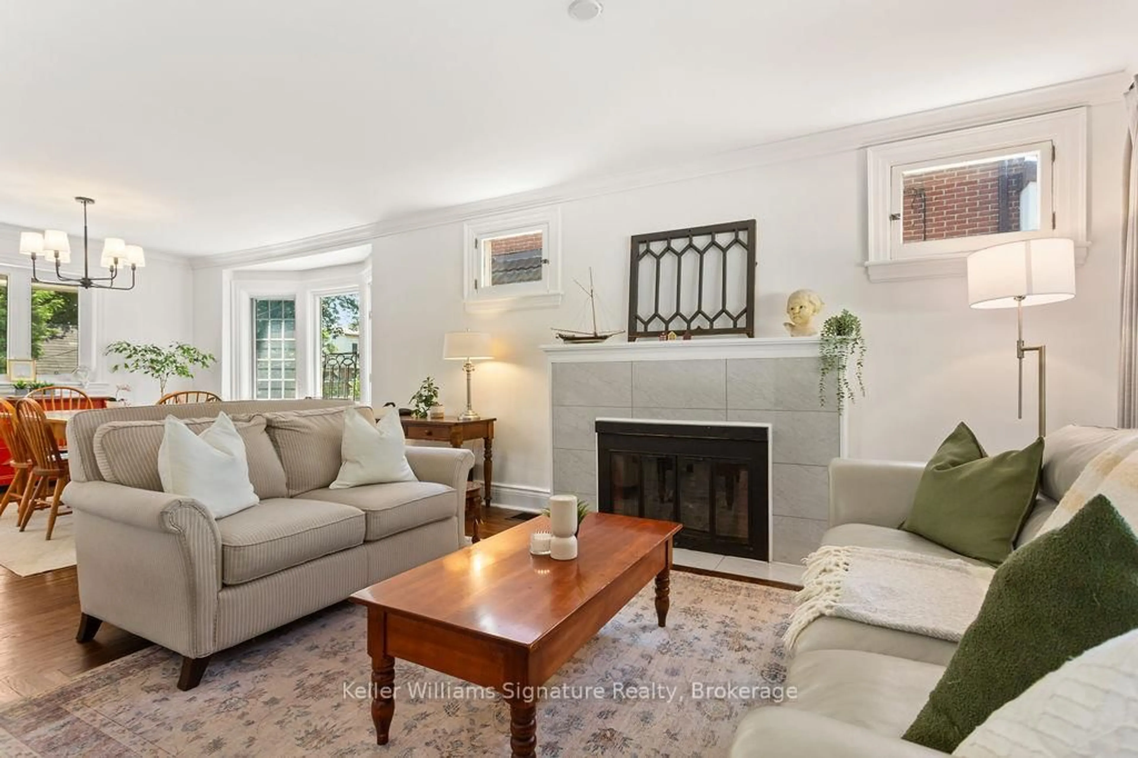 Living room with furniture, unknown for 89 Kensington Ave, Hamilton Ontario L8M 3H1
