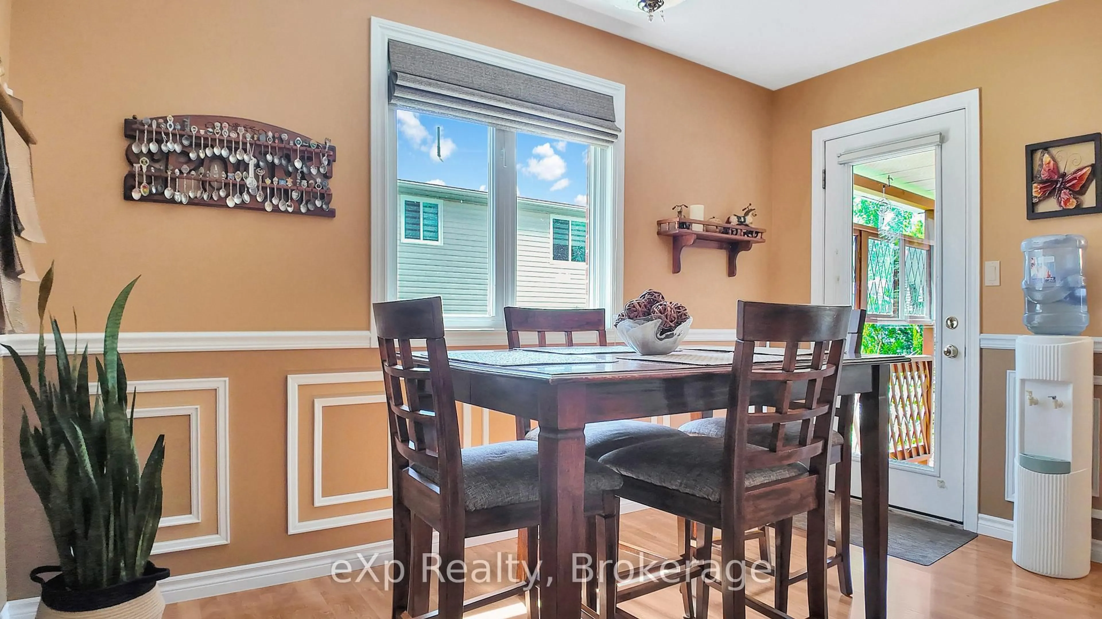 Dining room, wood/laminate floor for 3 Cedar Crt, Brockton Ontario N0G 2V0