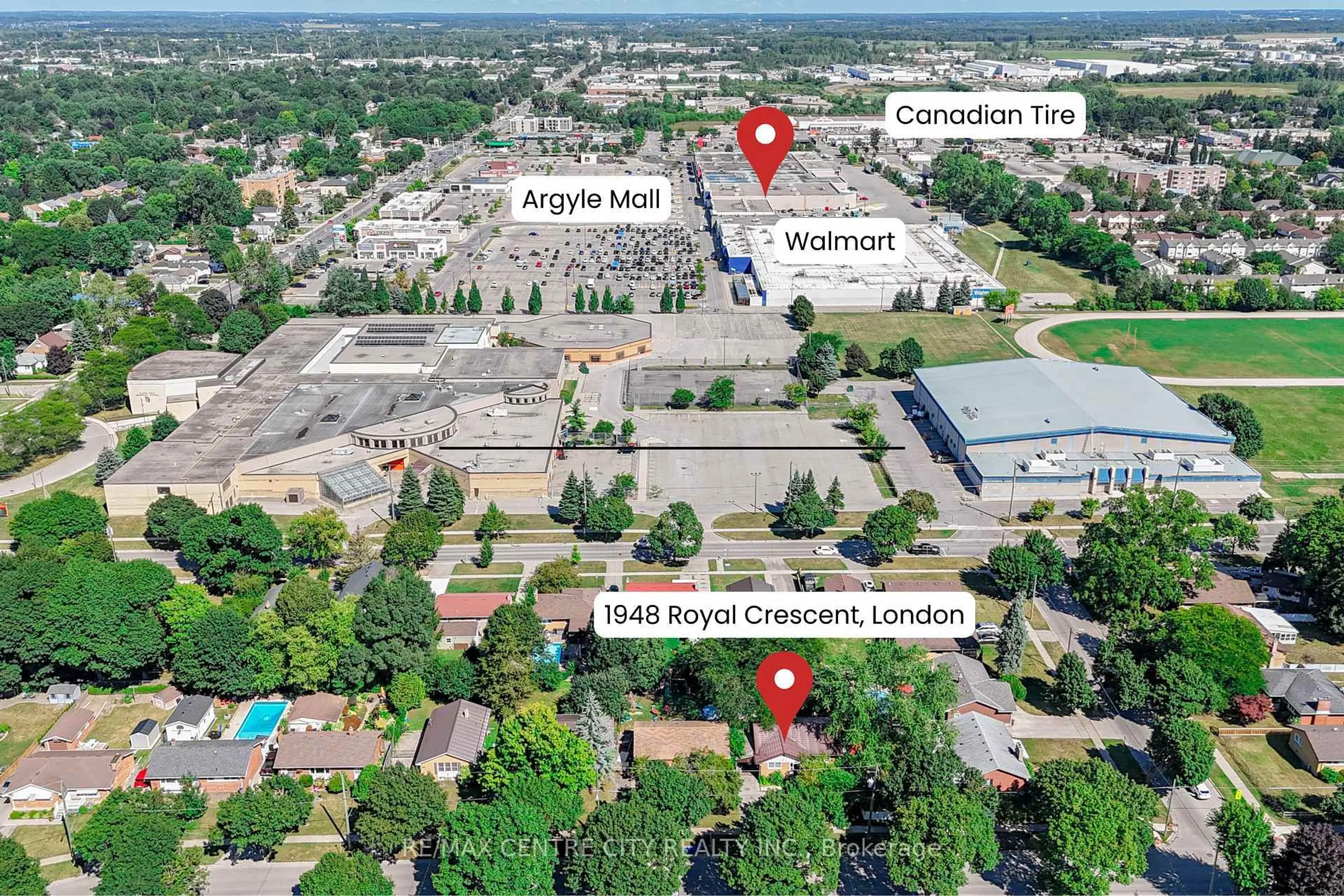 A pic from outside/outdoor area/front of a property/back of a property/a pic from drone, street for 1948 Royal Cres, London East Ontario N5V 1N7