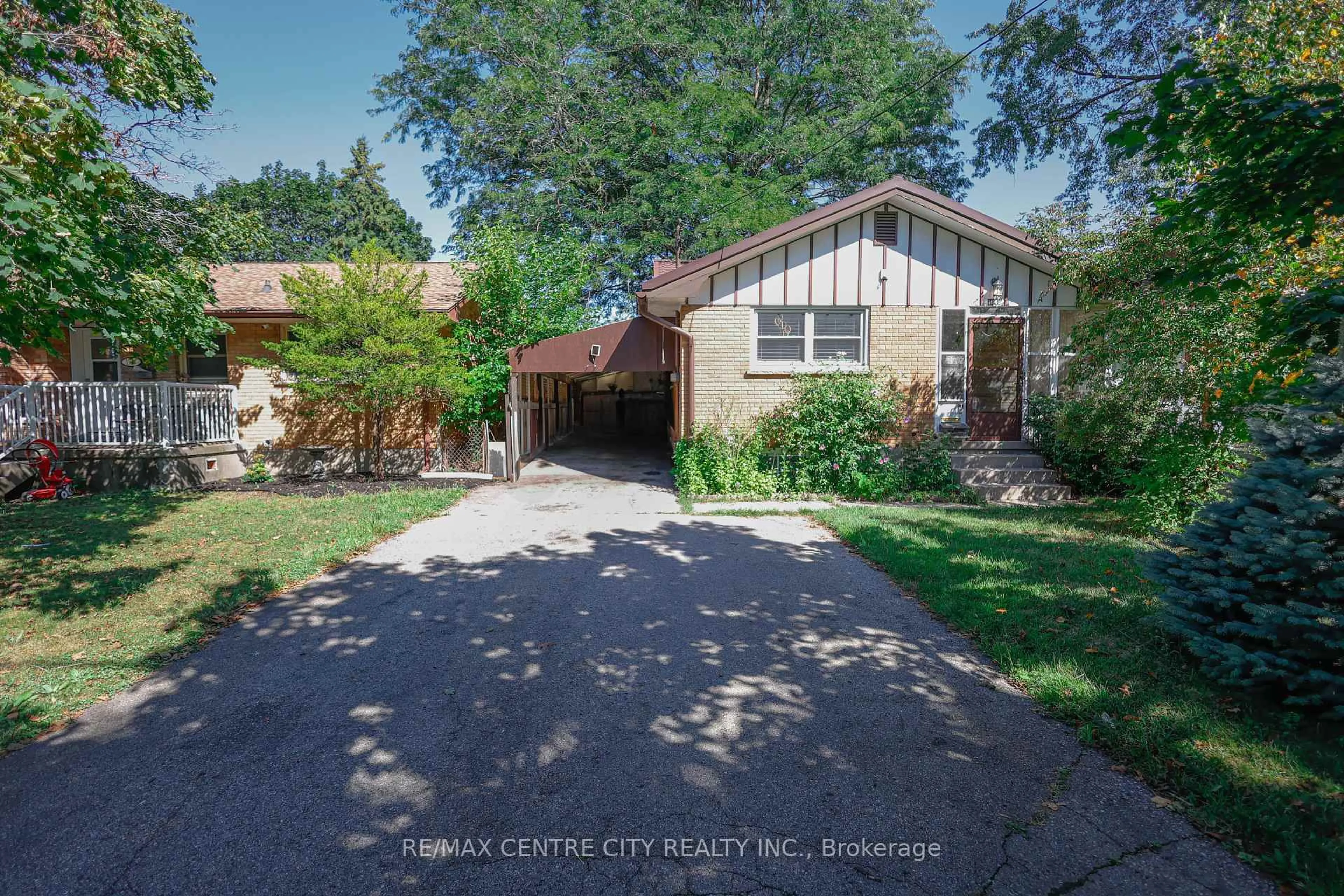 Unknown for 1948 Royal Cres, London East Ontario N5V 1N7