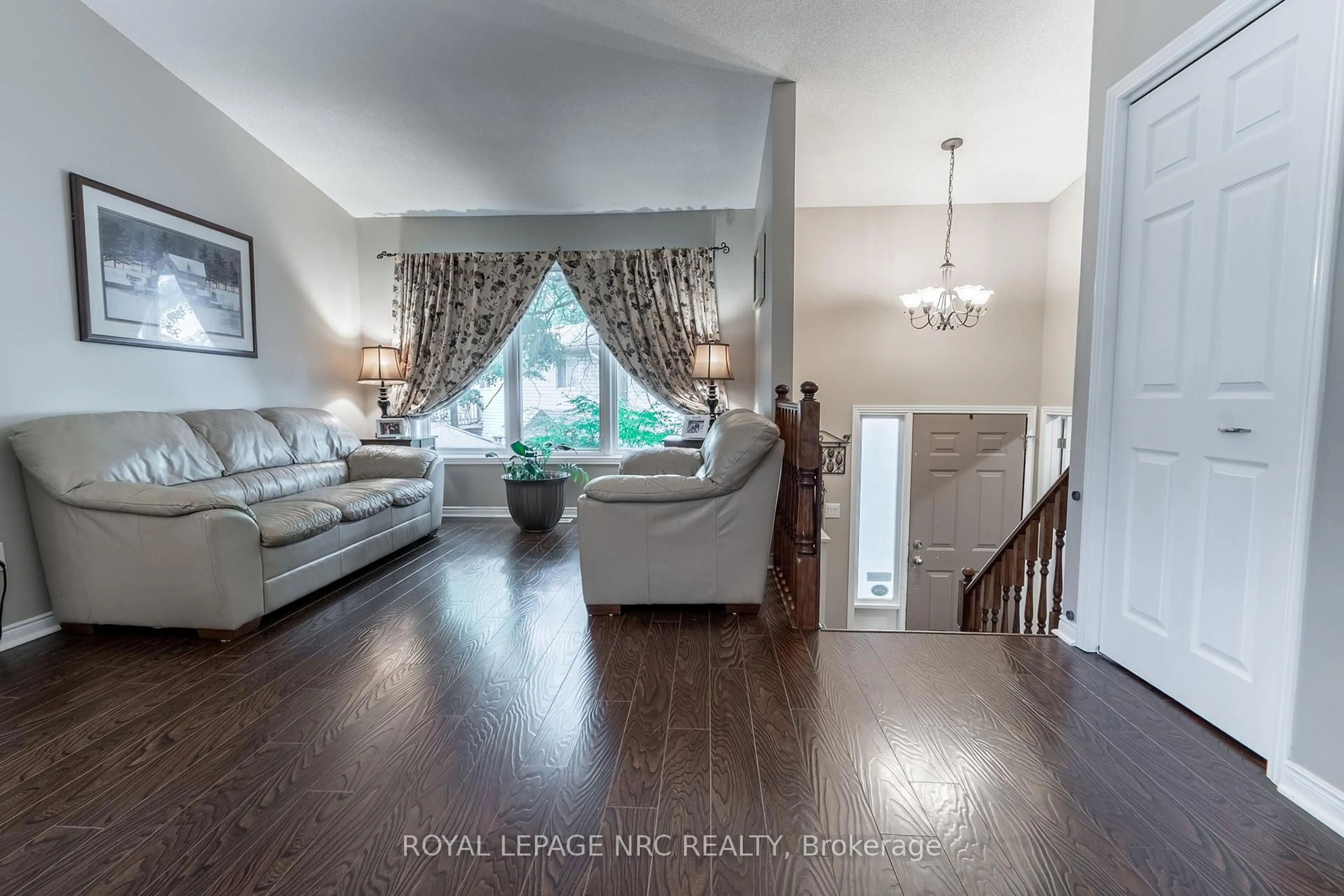 Living room with furniture, unknown for 49 Admiral Rd, St. Catharines Ontario L2P 1G7