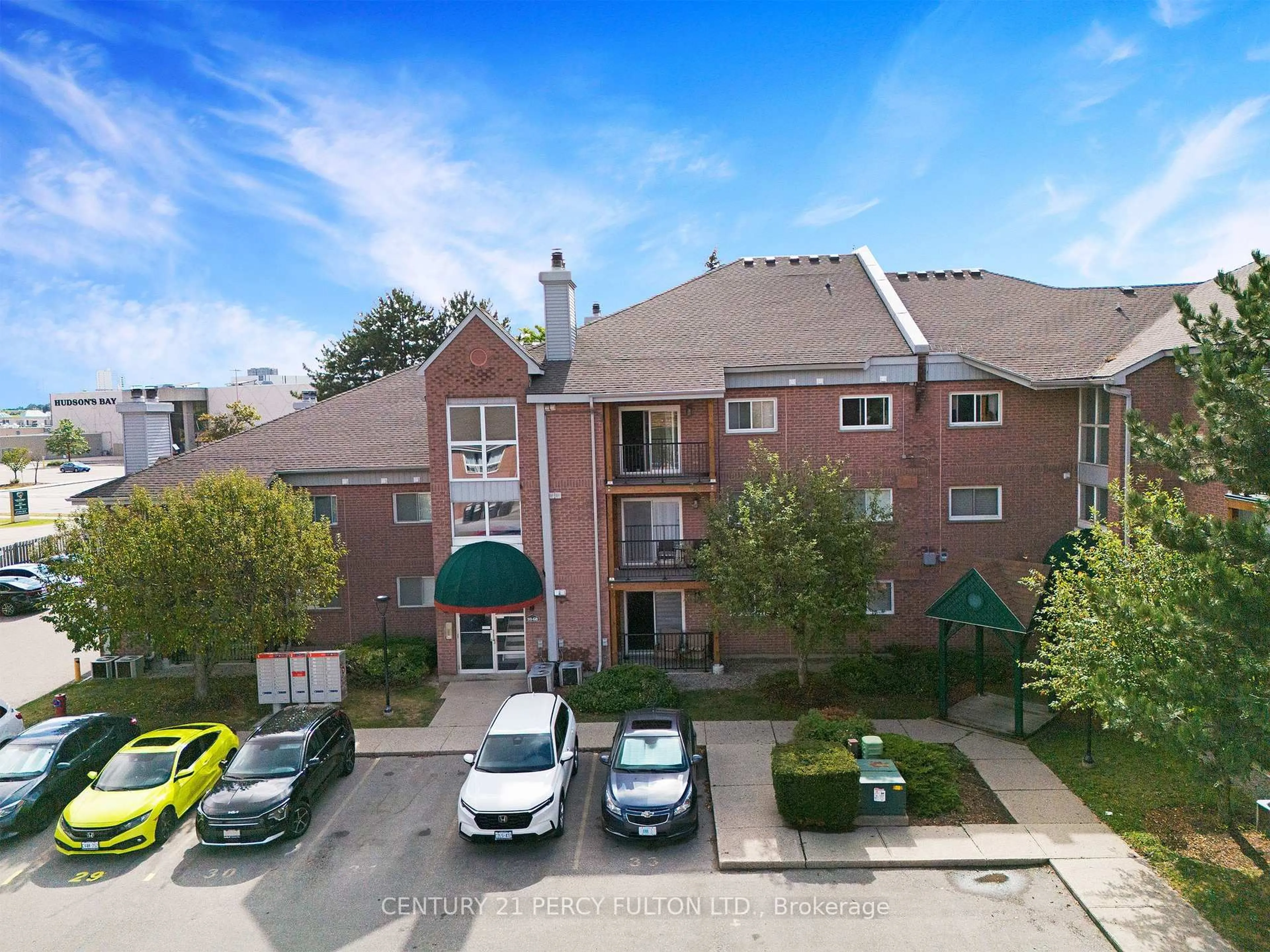 A pic from outside/outdoor area/front of a property/back of a property/a pic from drone, unknown for 3085 Kingsway Dr #56, Kitchener Ontario N2C 2P2