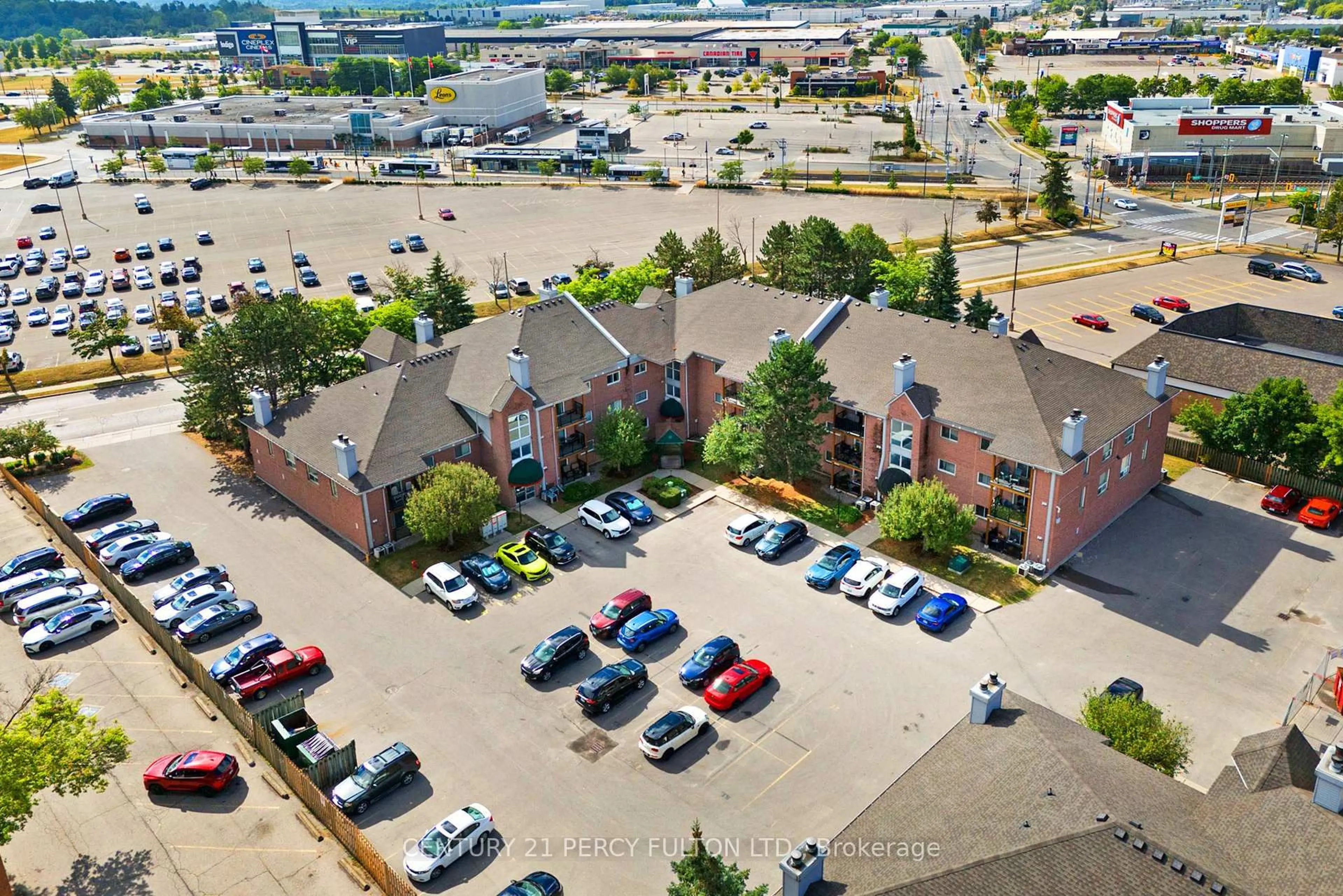 A pic from outside/outdoor area/front of a property/back of a property/a pic from drone, unknown for 3085 Kingsway Dr #56, Kitchener Ontario N2C 2P2