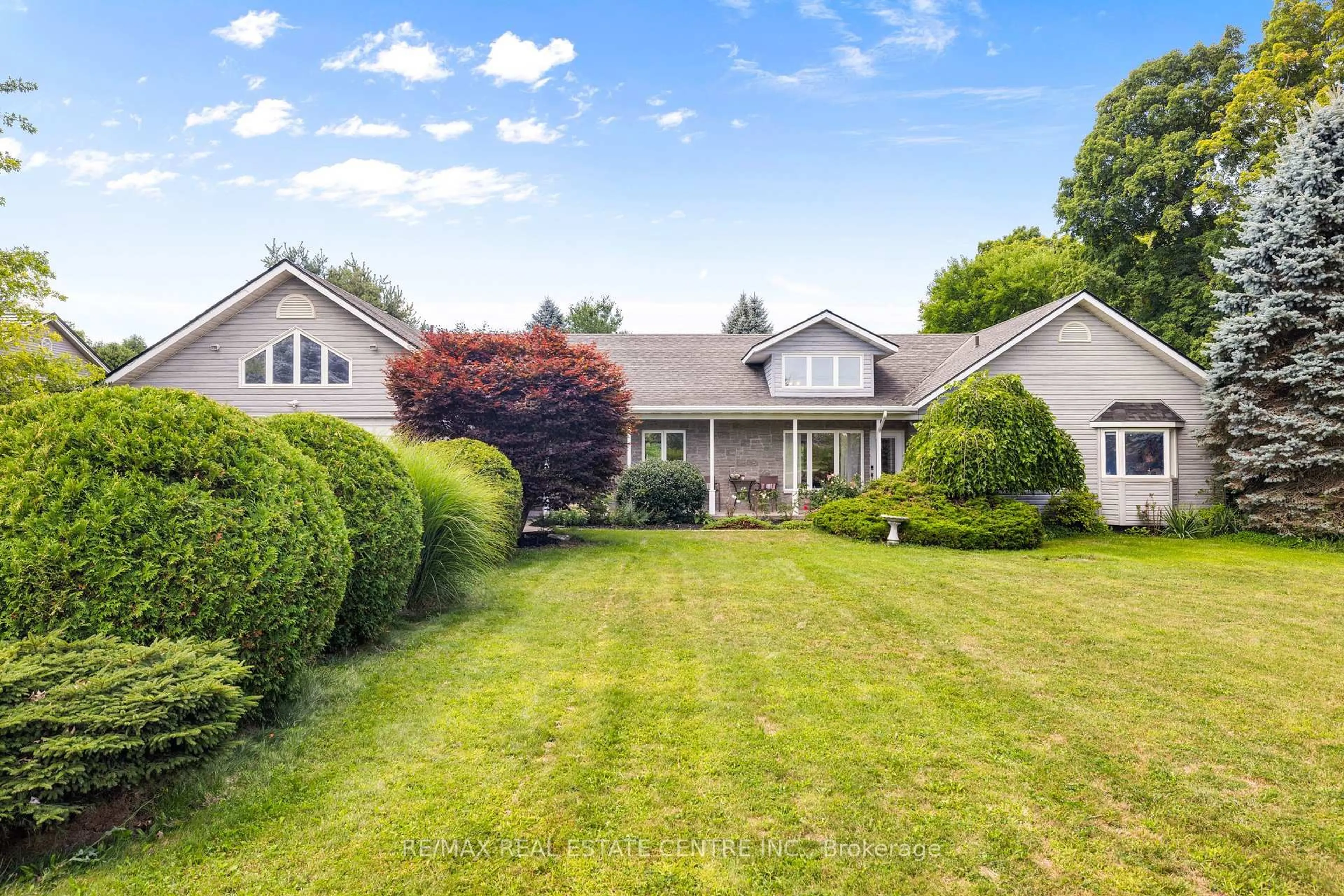 A pic from outside/outdoor area/front of a property/back of a property/a pic from drone, unknown for 399 Old Brock Rd, Hamilton Ontario L9H 5J1