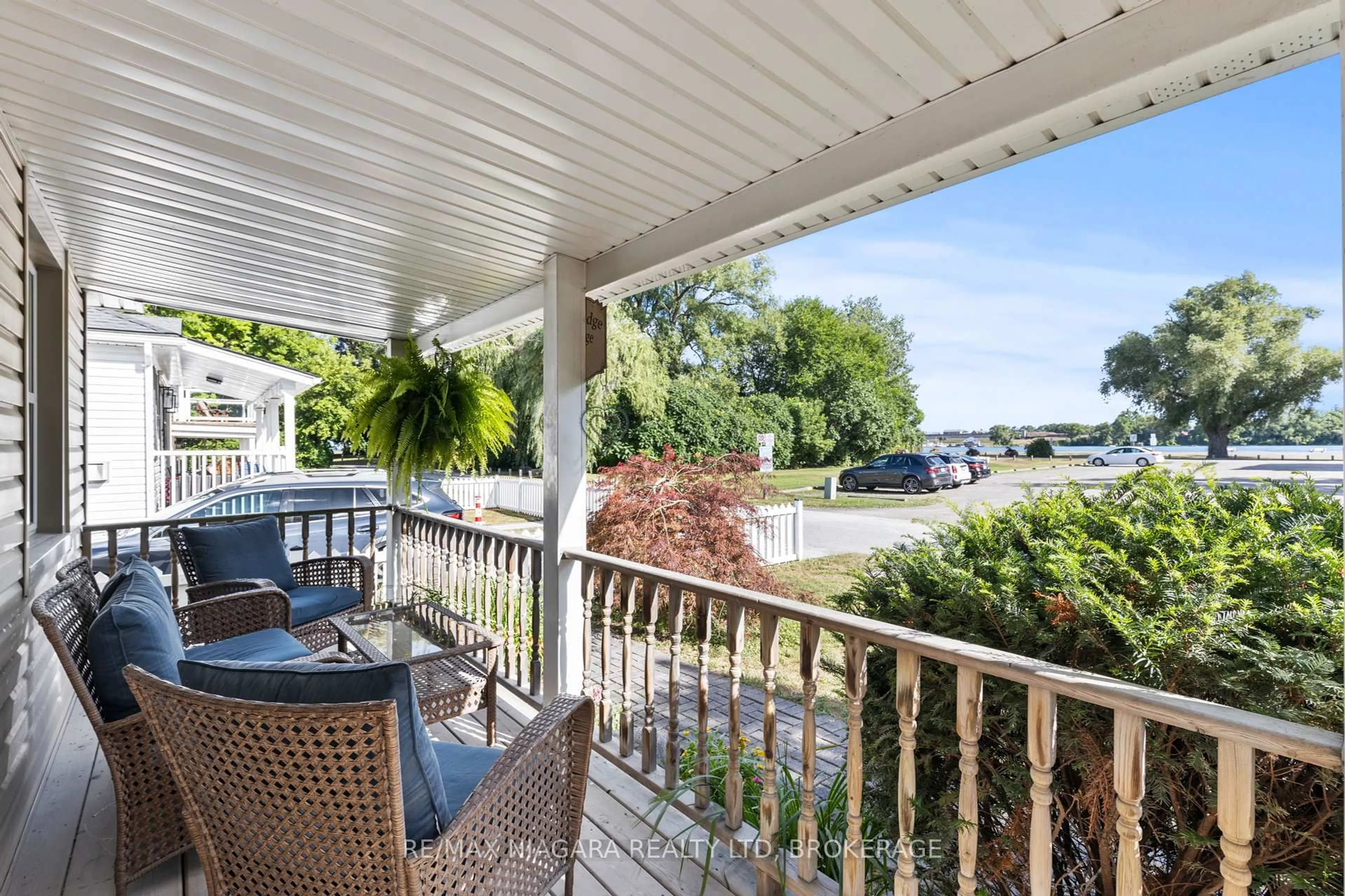 Patio, water/lake/river/ocean view for 118 Lockhart St, Niagara-on-the-Lake Ontario L0S 1J0
