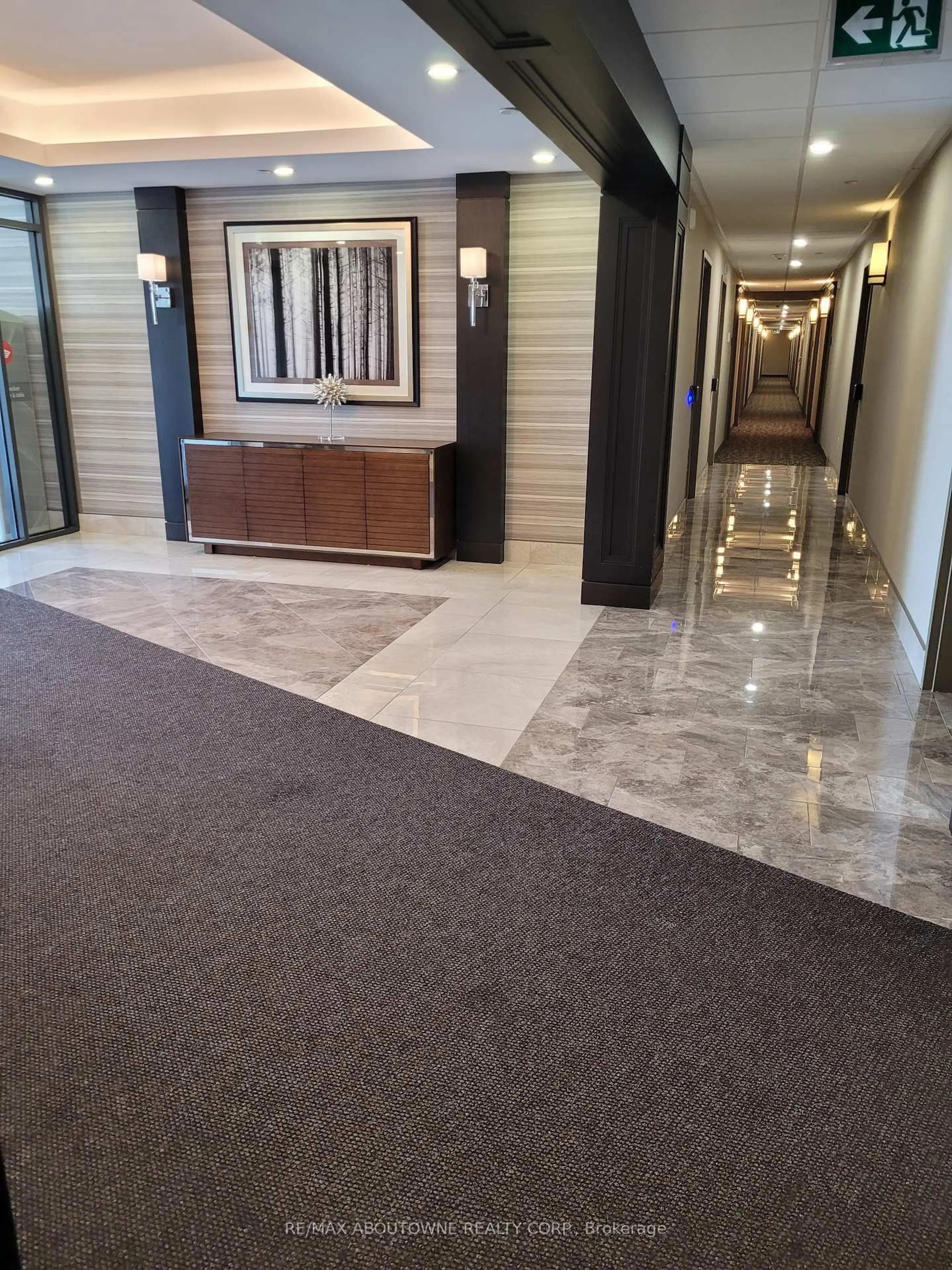 Lobby for 101 Shoreview Pl #510, Hamilton Ontario L8E 0K2