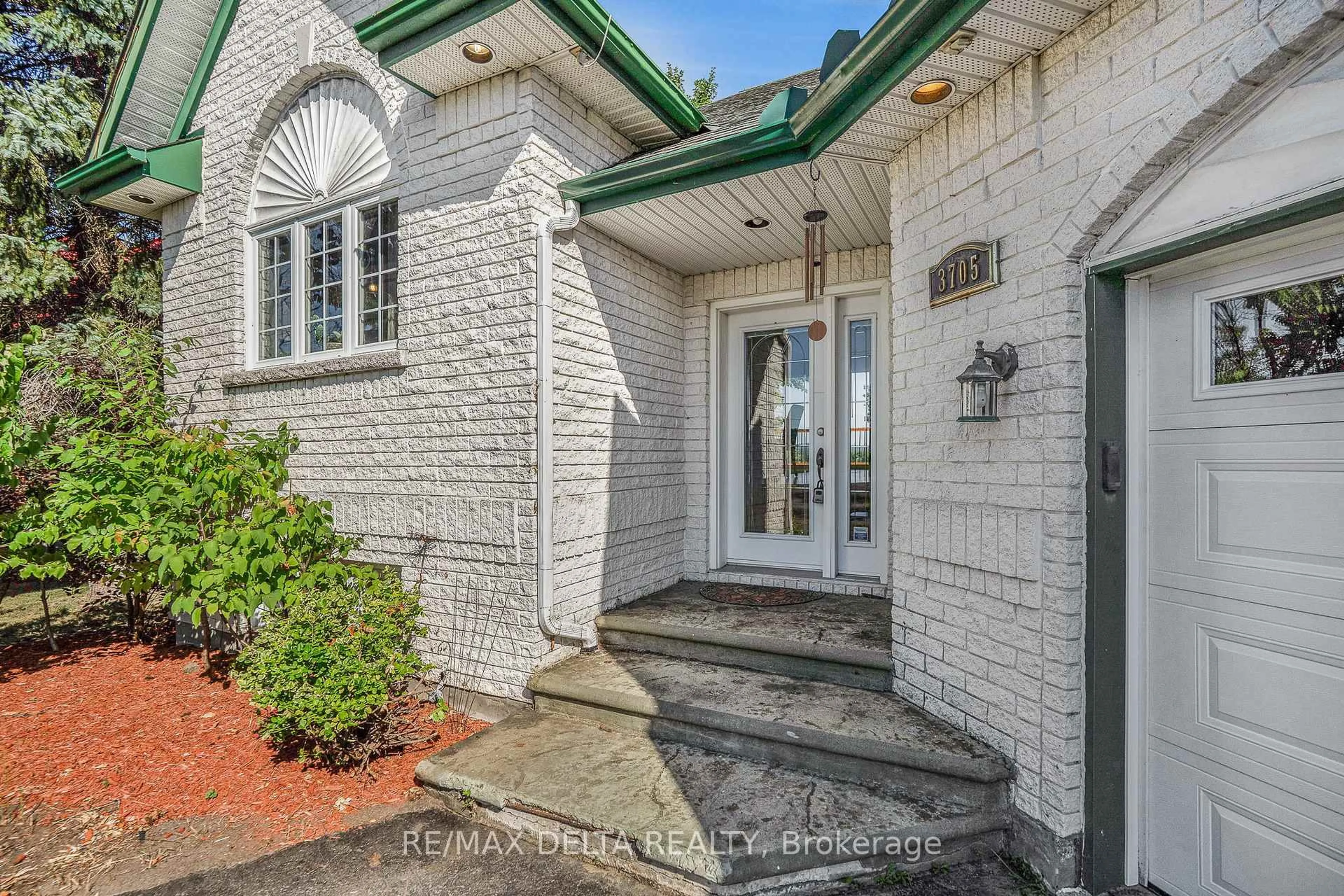 Unknown for 3705 Old Highway 17 Rd, Clarence-Rockland Ontario K4K 1W2