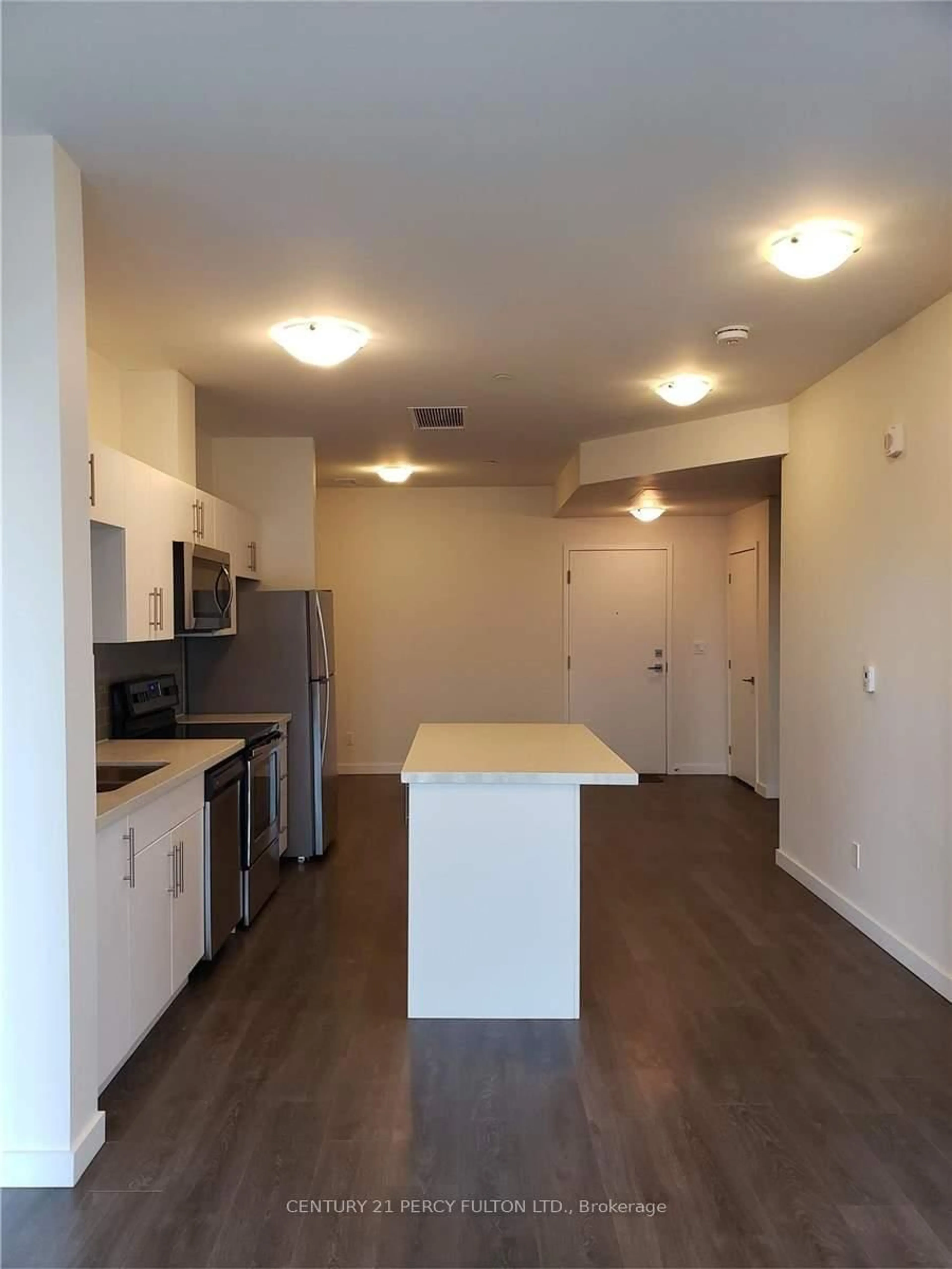 Standard kitchen, wood/laminate floor for 690 King St #617, Kitchener Ontario N2H 5L8