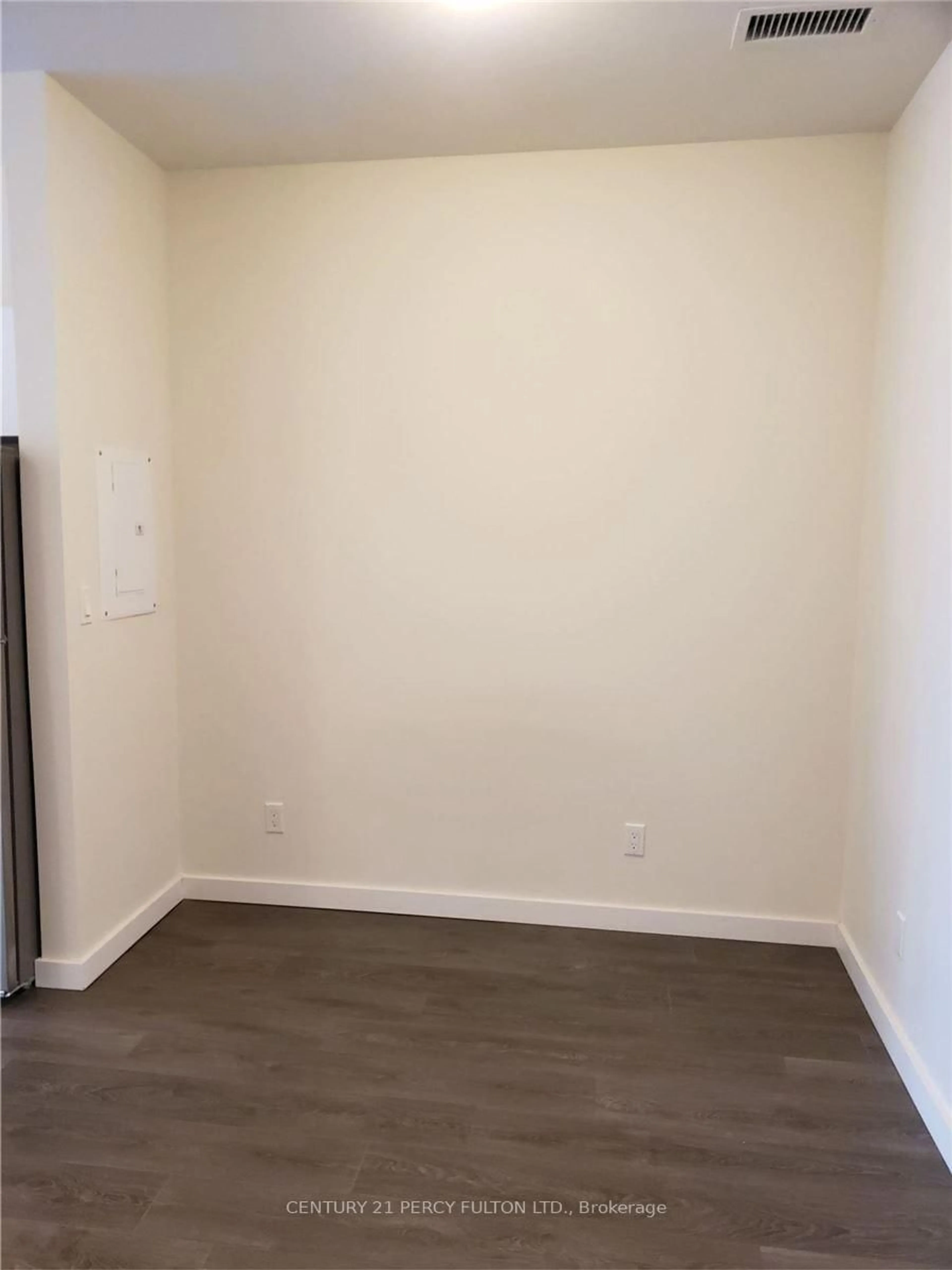 A pic of a room for 690 King St #617, Kitchener Ontario N2H 5L8