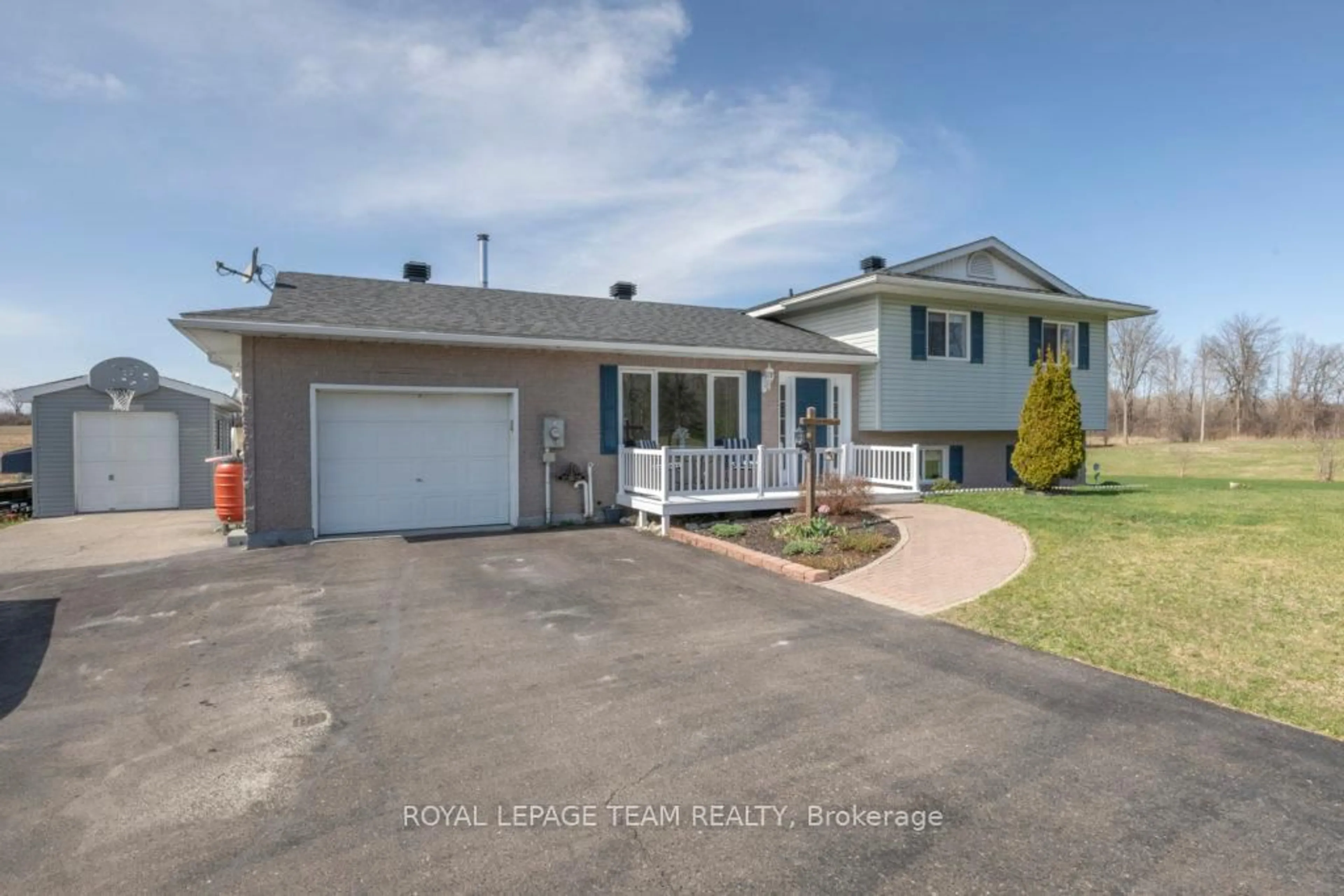 Home with vinyl exterior material, street for 772 Kitley Line 3 Rd, Elizabethtown-Kitley Ontario K0G 1G0