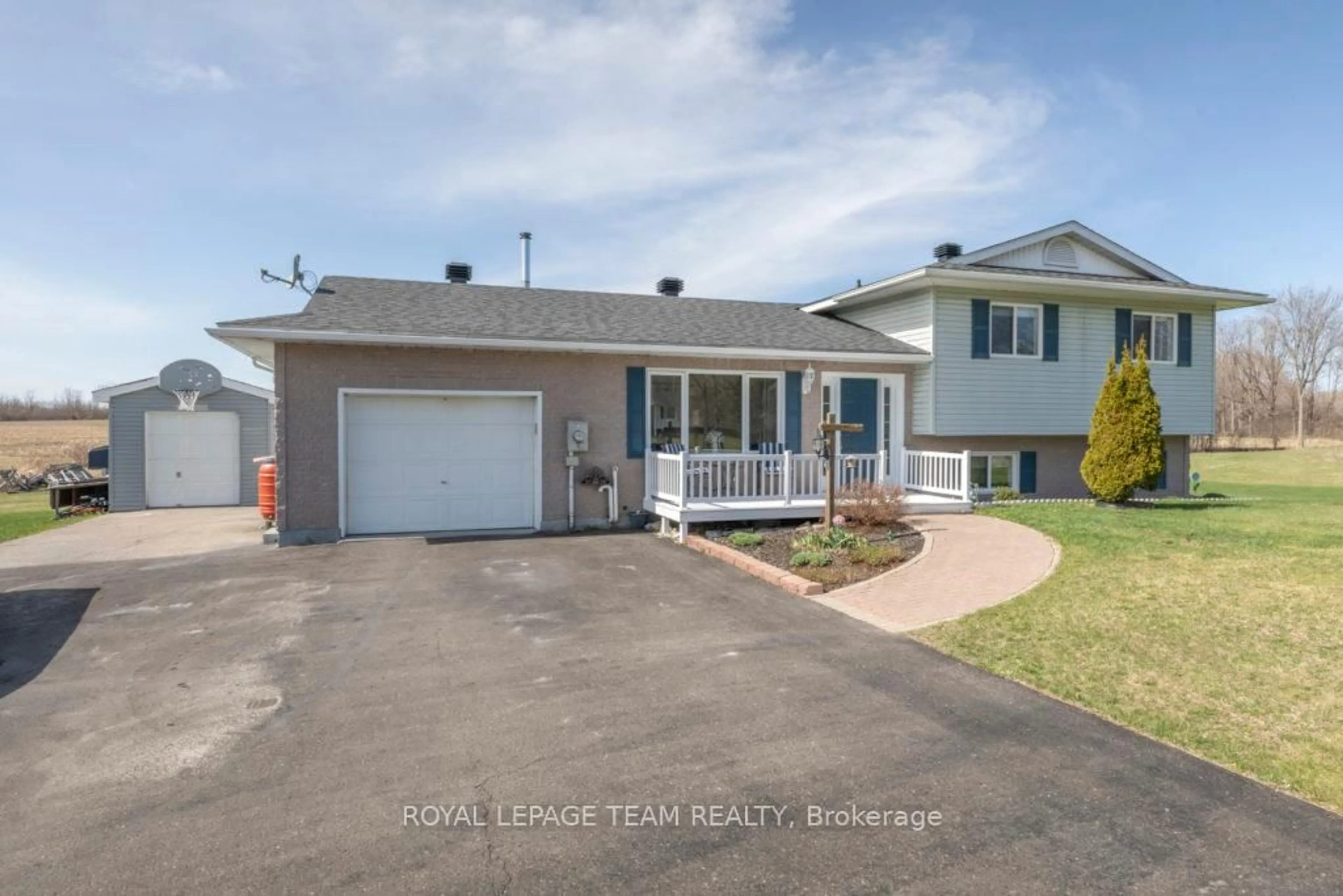Home with vinyl exterior material, street for 772 Kitley Line 3 Rd, Elizabethtown-Kitley Ontario K0G 1G0