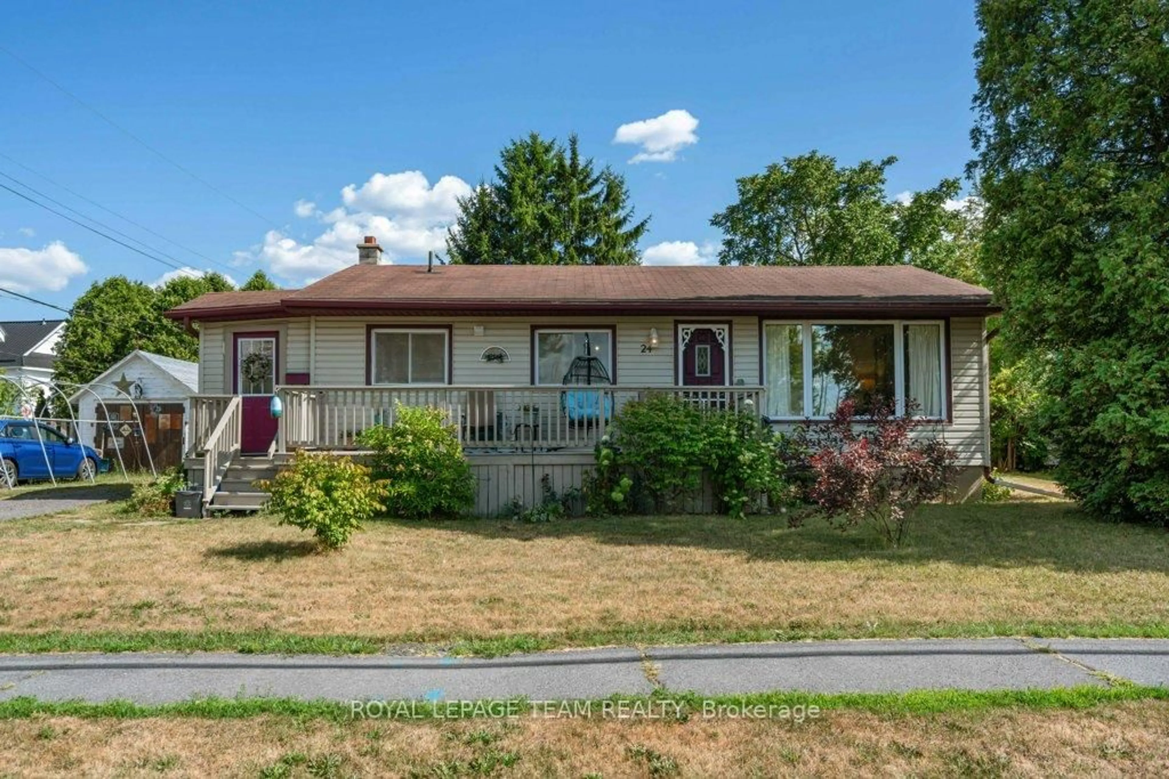 Home with vinyl exterior material, street for 24 Beach Ave, South Dundas Ontario K0E 1K0