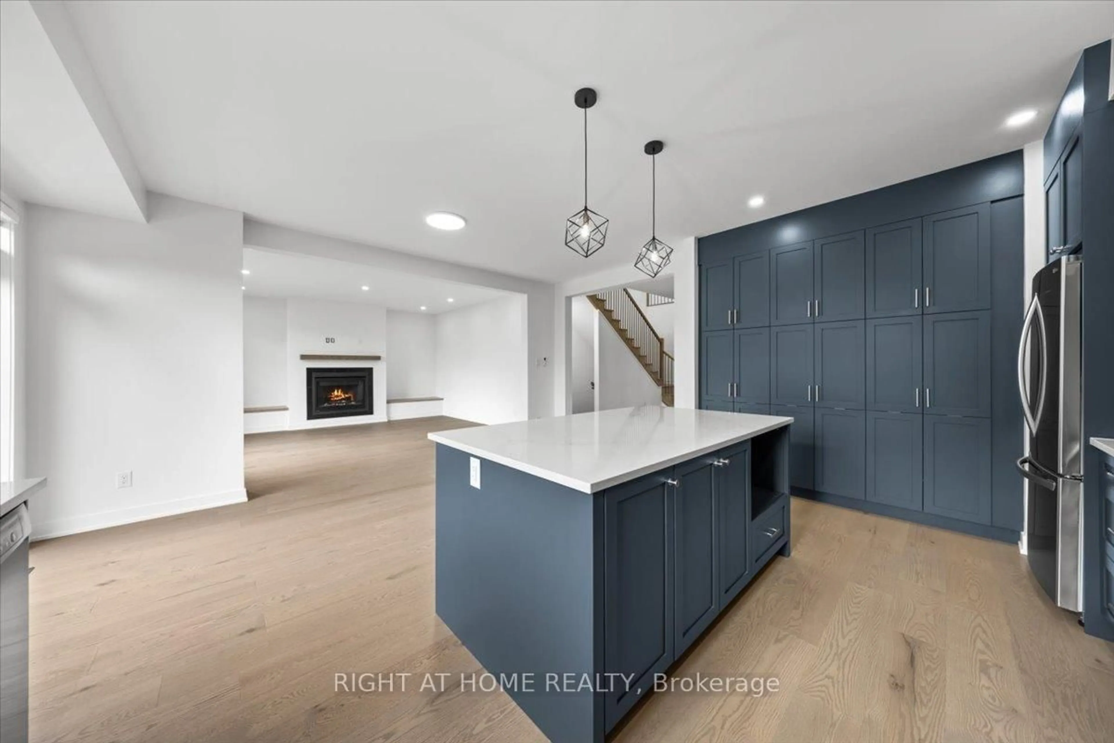Open concept kitchen, unknown for 610 KENEBEEK St, Manotick Ontario K4M 0M3