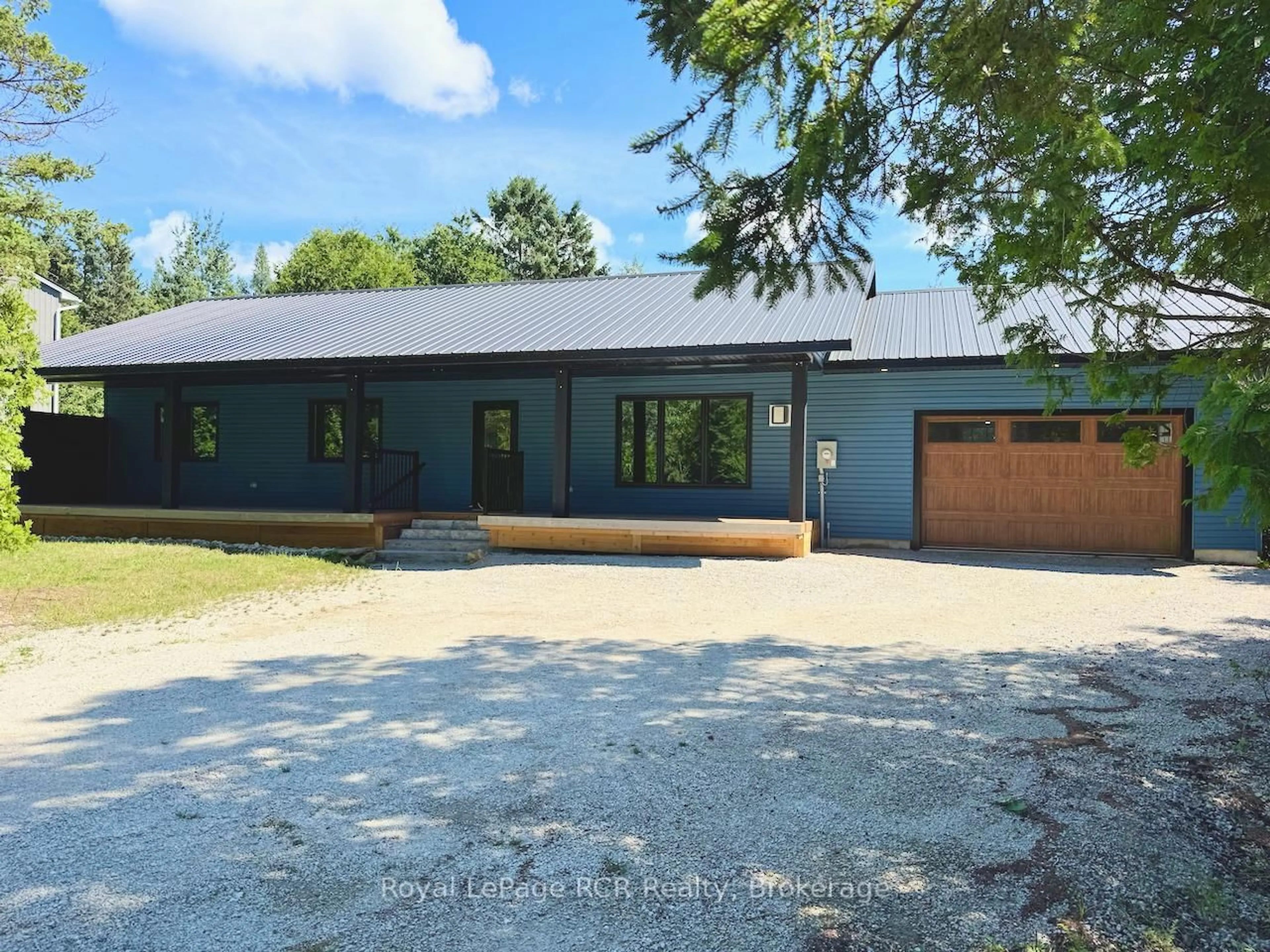 A pic from outside/outdoor area/front of a property/back of a property/a pic from drone, unknown for 53 Baywatch Dr, Northern Bruce Peninsula Ontario N0H 2T0