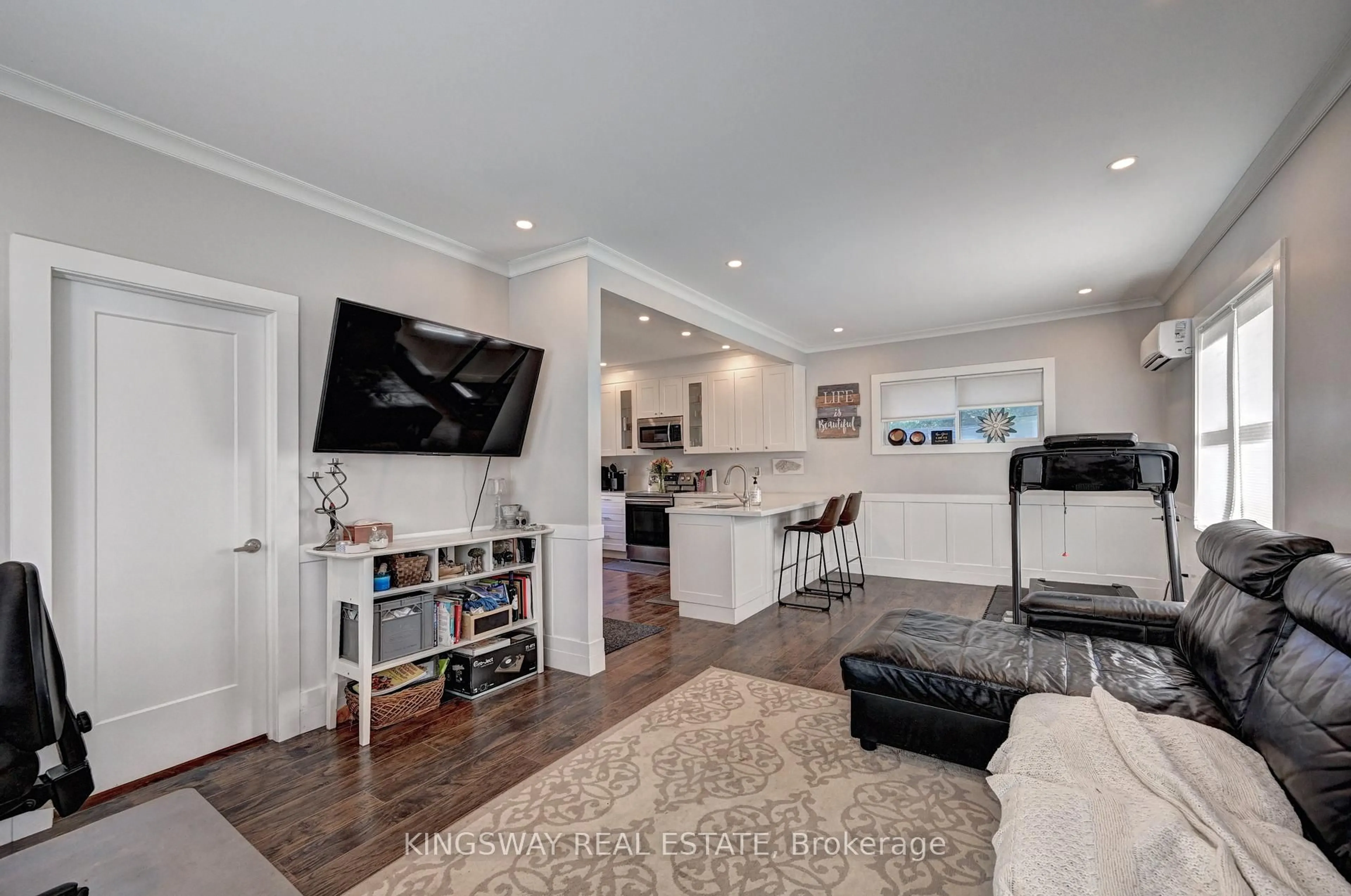 Unknown for 72 Birch St, Cambridge Ontario N1R 2M8
