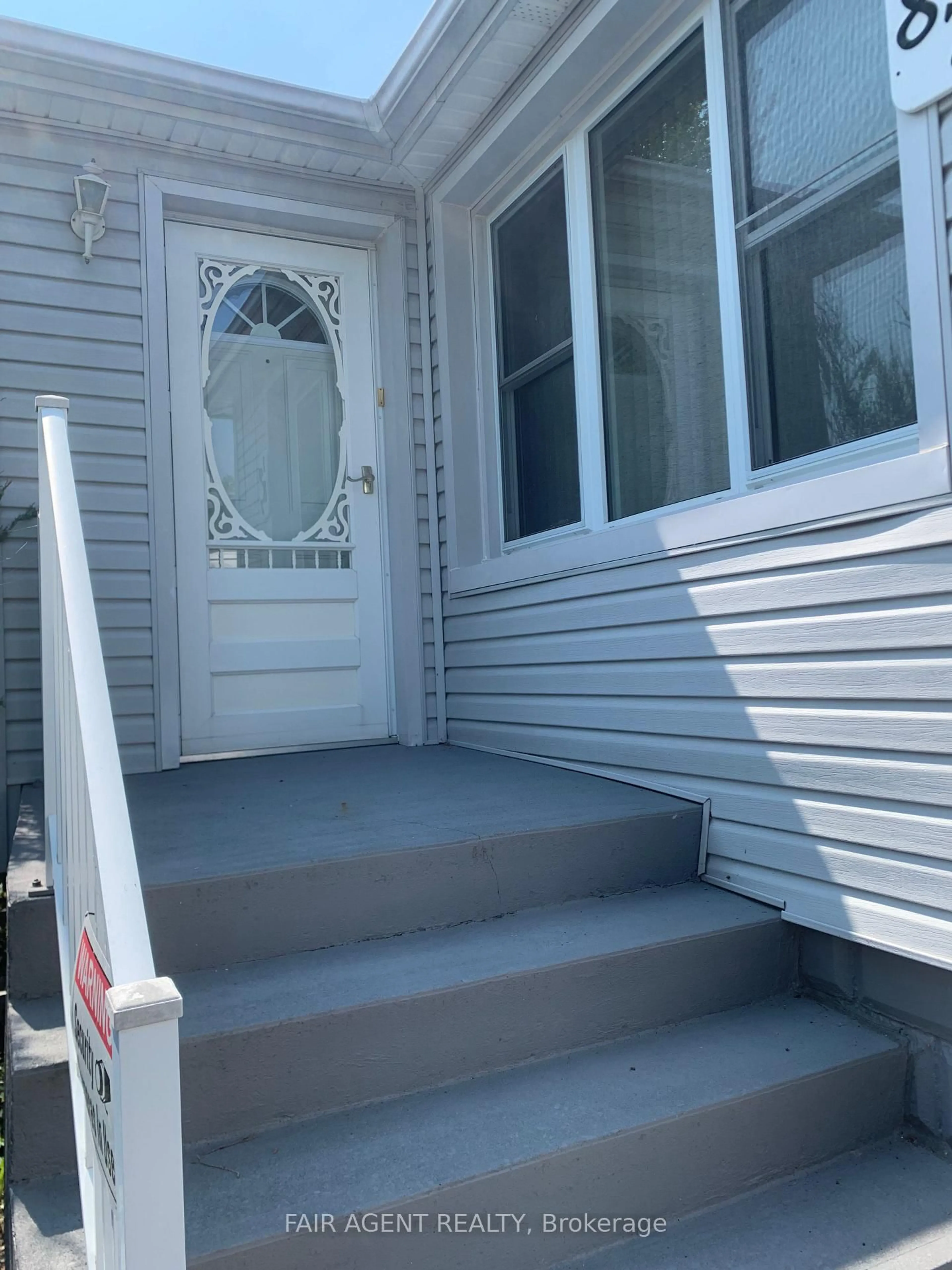 Unknown for 1987 Balfour Blvd, Windsor Ontario N8T 2S4
