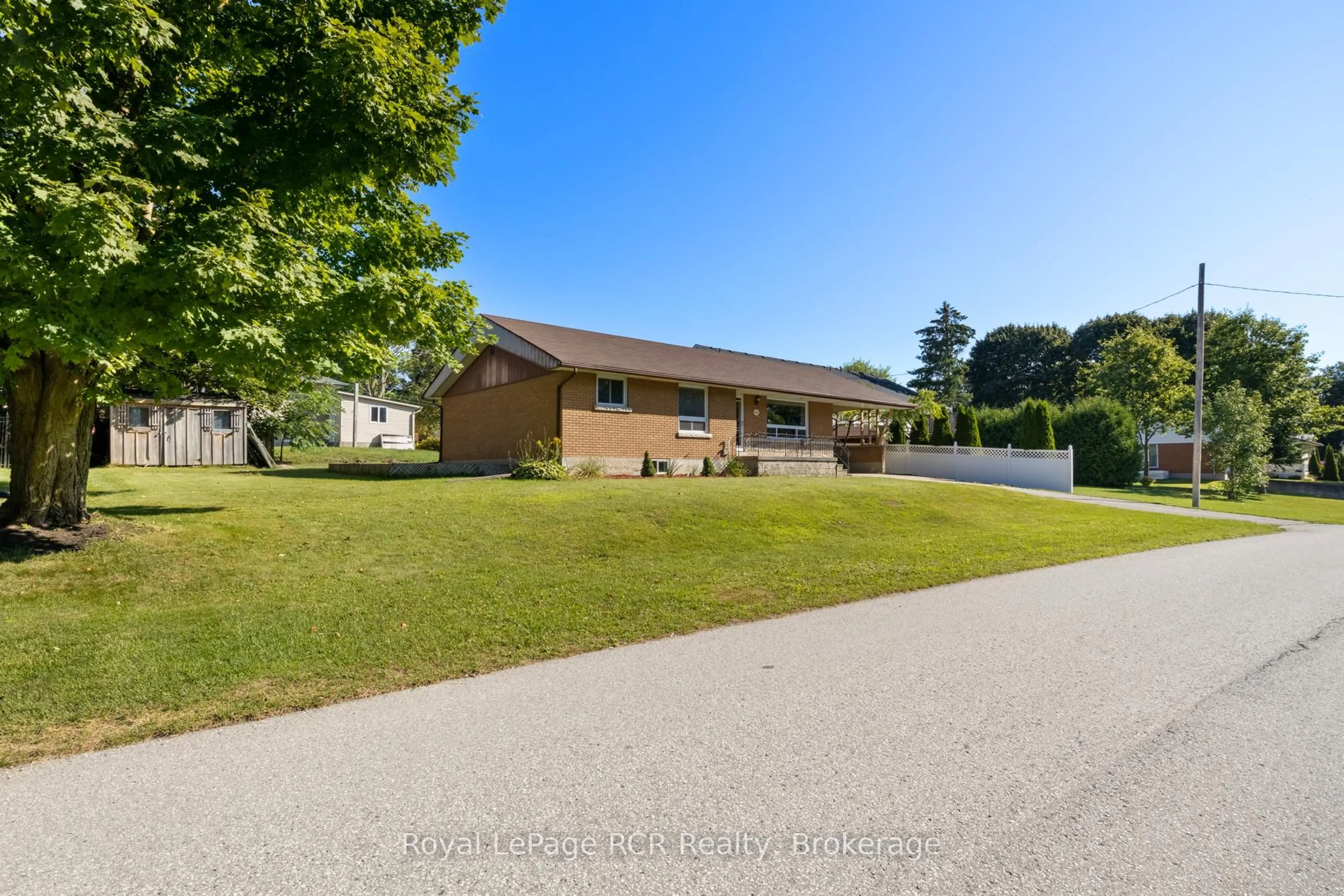 A pic from outside/outdoor area/front of a property/back of a property/a pic from drone, street for 141 North Water St, Wellington North Ontario N0G 2L3
