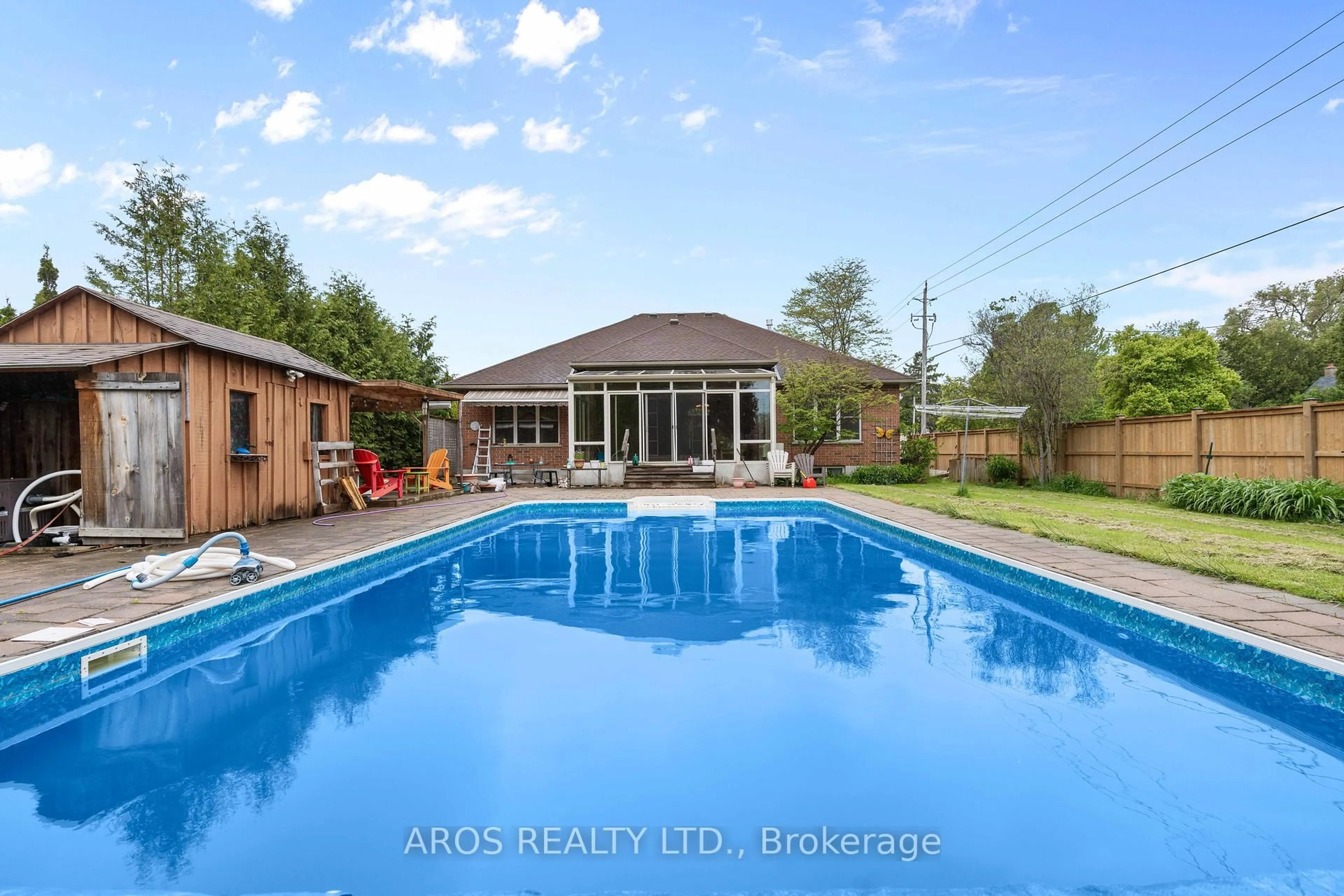 Pool for 10 Prince Of Wales Gate, London North Ontario N6H 5M3