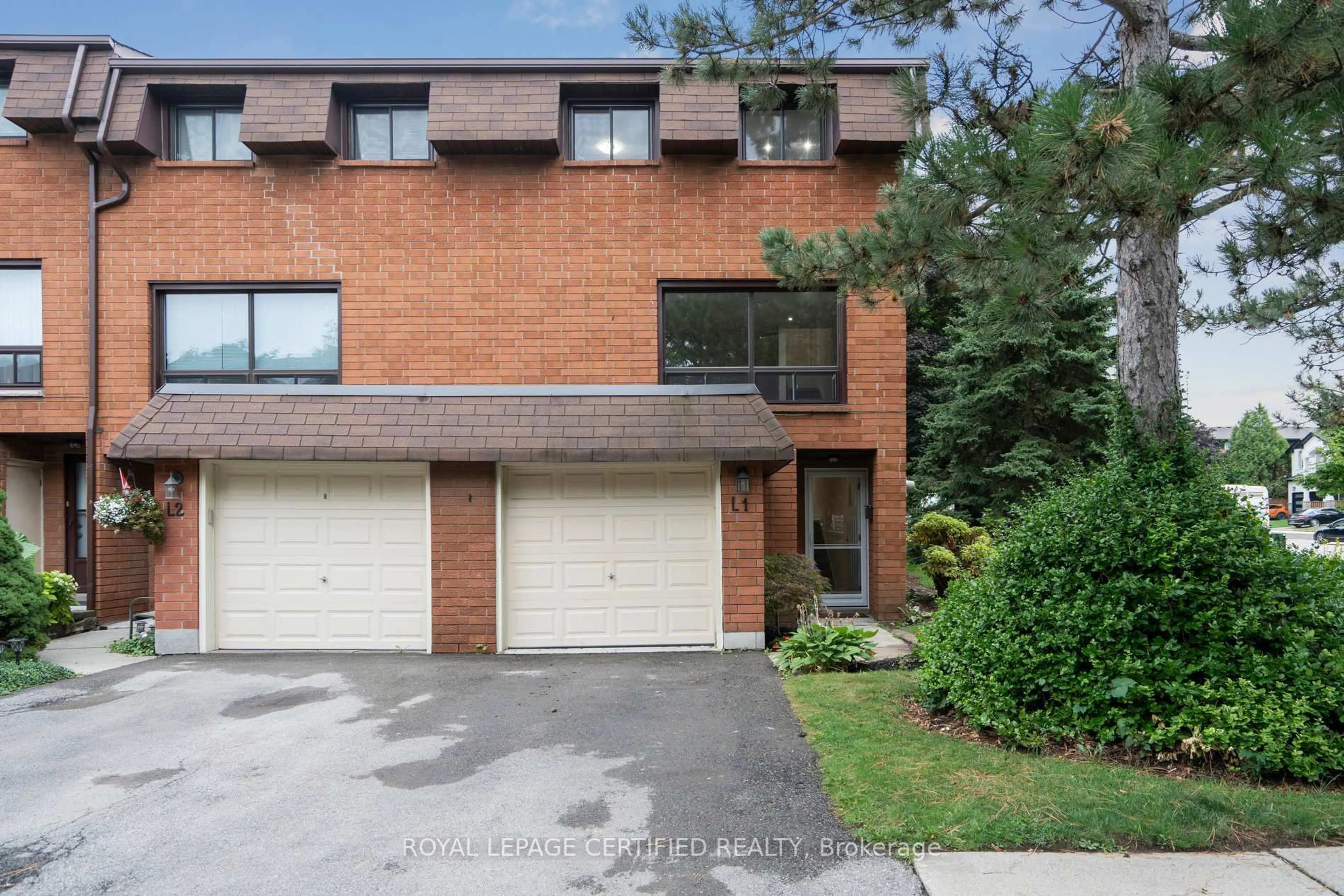 A pic from outside/outdoor area/front of a property/back of a property/a pic from drone, street for 444 Stone Church Rd #L1, Hamilton Ontario L9B 1R1