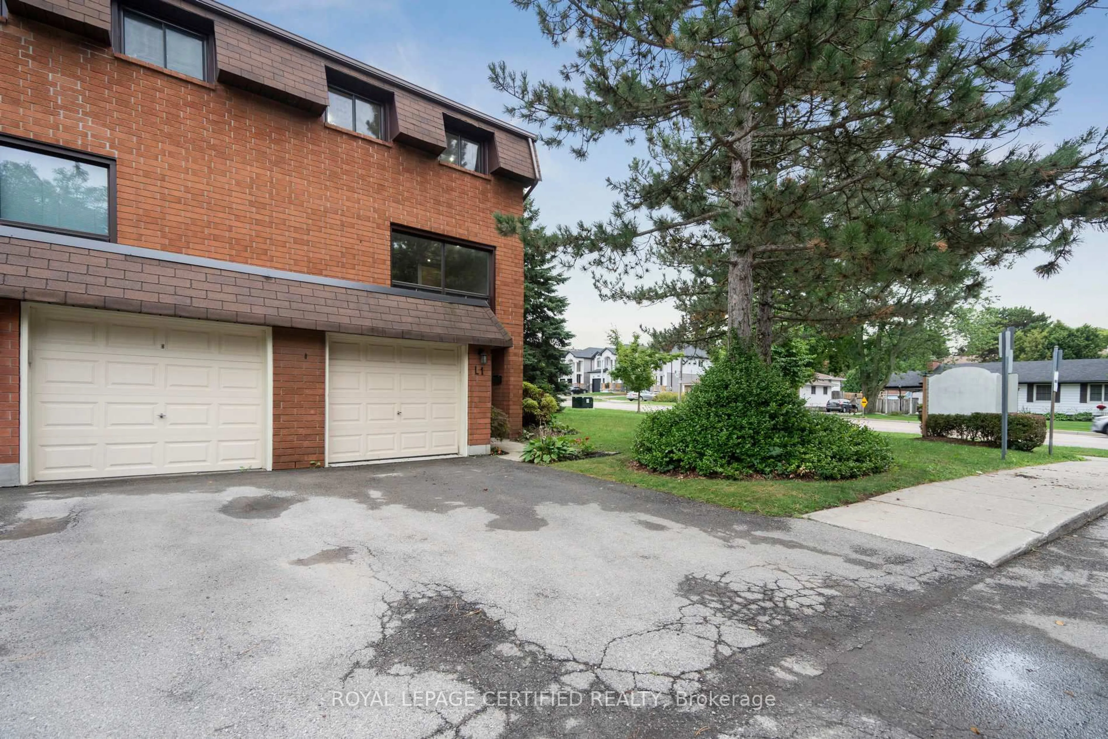 Unknown for 444 Stone Church Rd #L1, Hamilton Ontario L9B 1R1