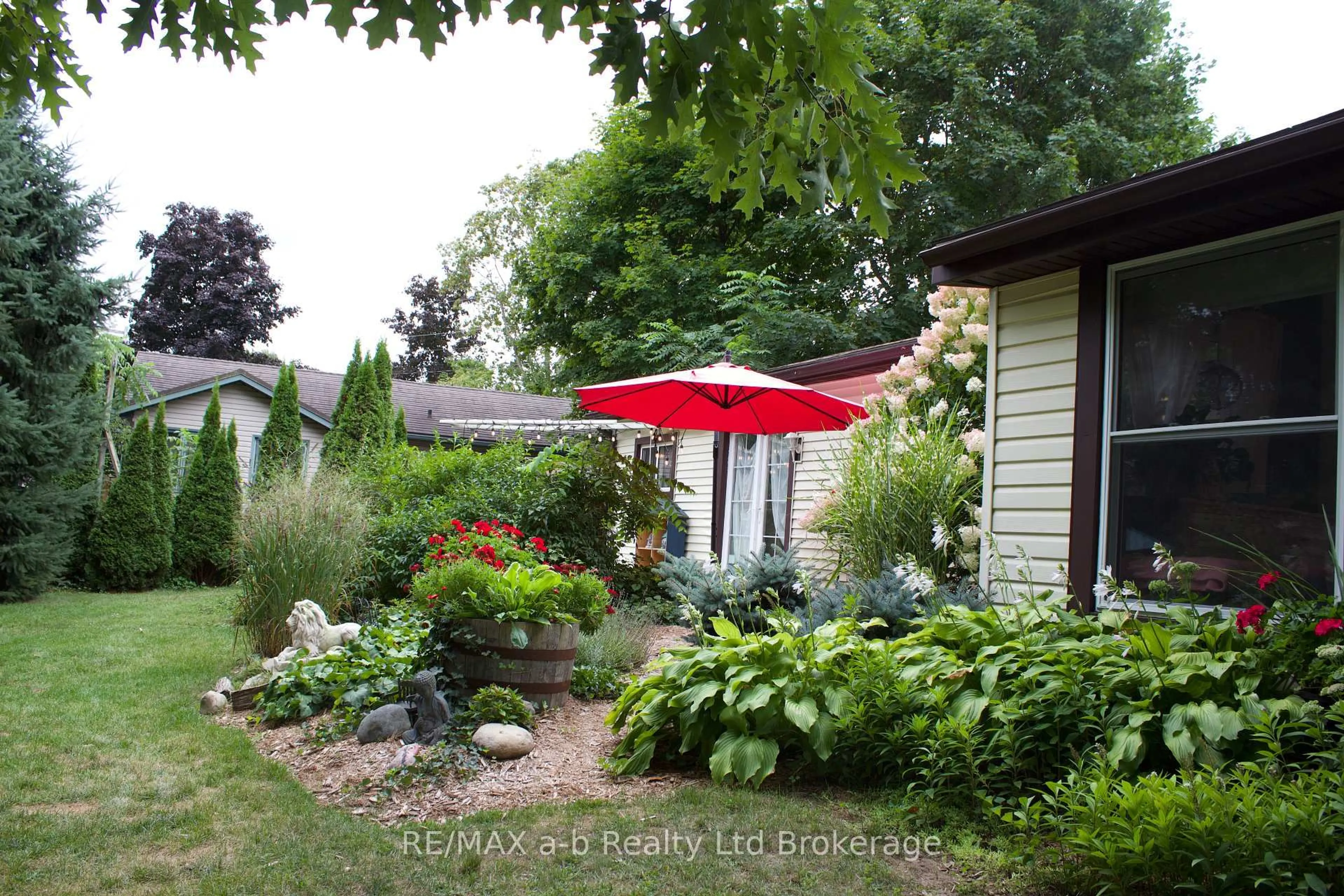 Patio, street for 746112 Township 4 Rd #26, Blandford-Blenheim Ontario N4S 7V9