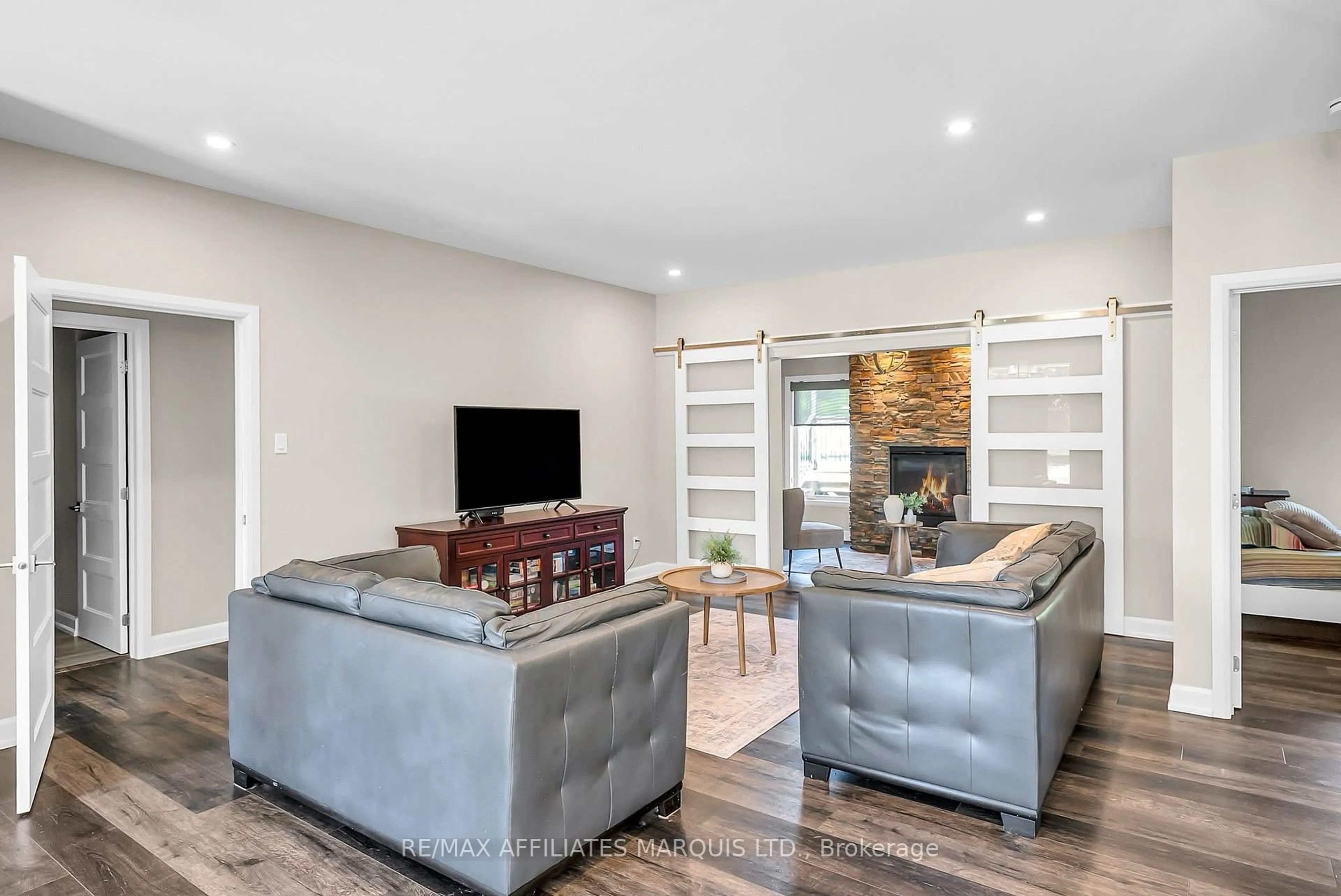 Living room with furniture, unknown for 20531 Old Montreal Rd, South Glengarry Ontario K0C 2C0