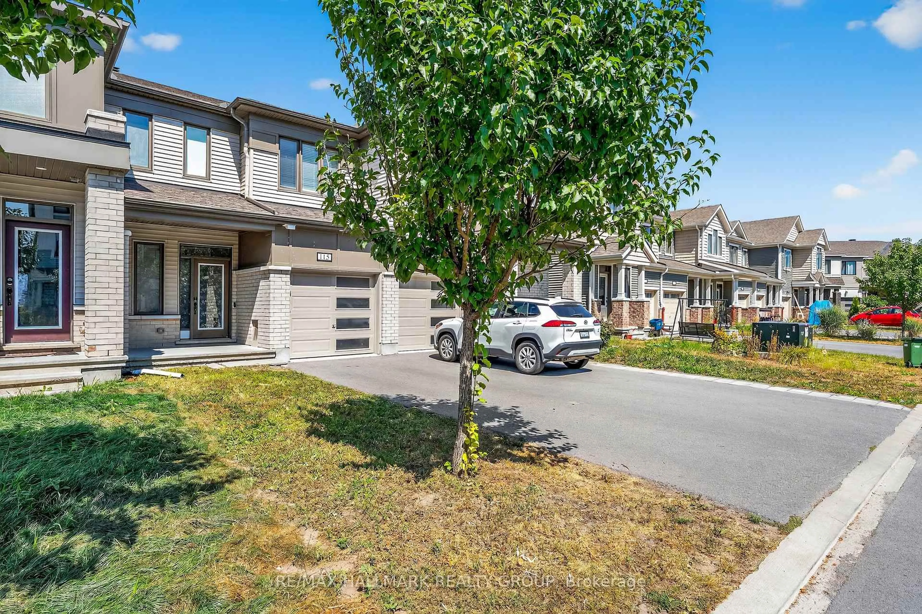 A pic from outside/outdoor area/front of a property/back of a property/a pic from drone, street for 115 Pictou Cres, Ottawa Ontario K2V 0R2