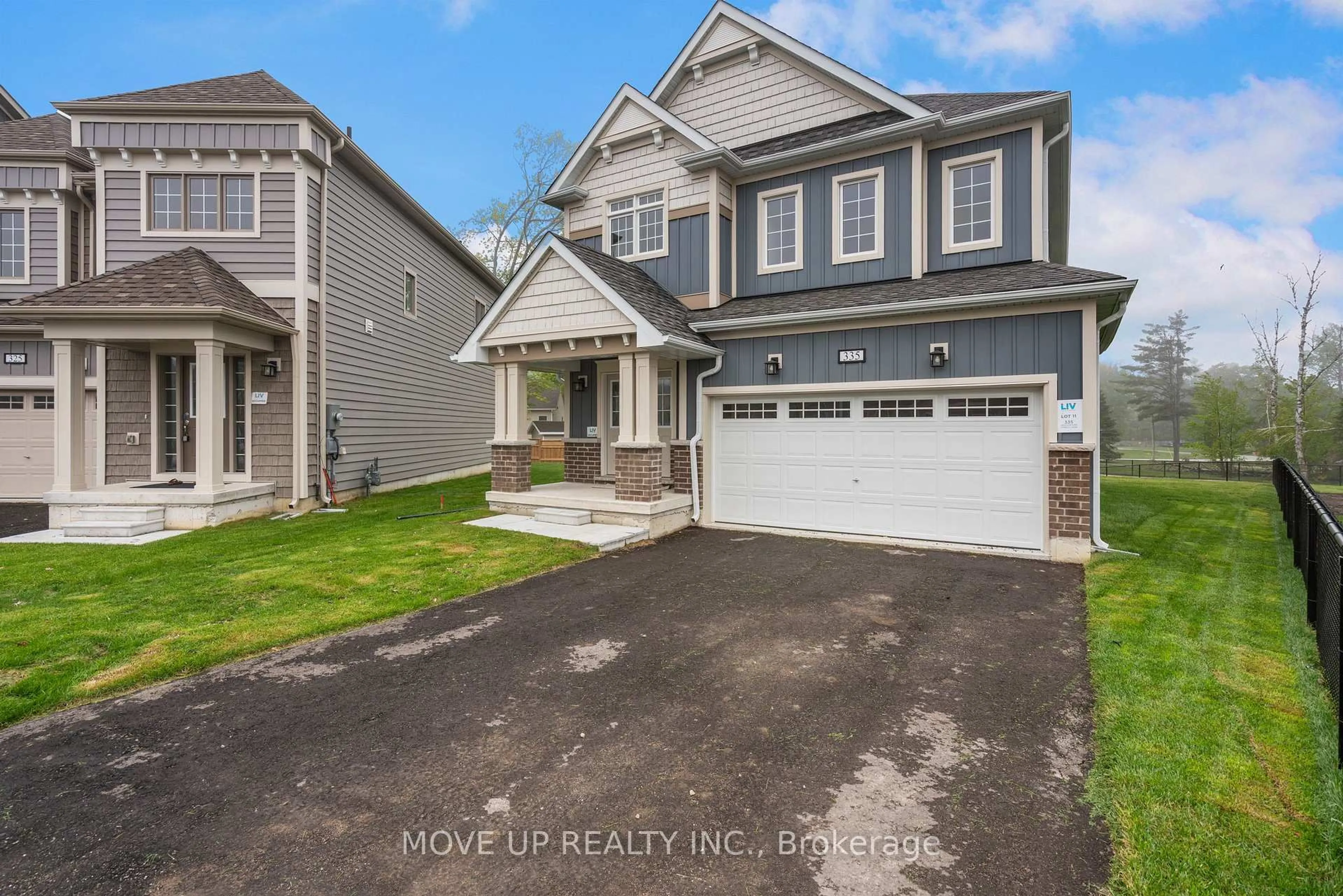 Home with vinyl exterior material, street for 335 Beechwood Forest Lane, Gravenhurst Ontario P1P 0H8