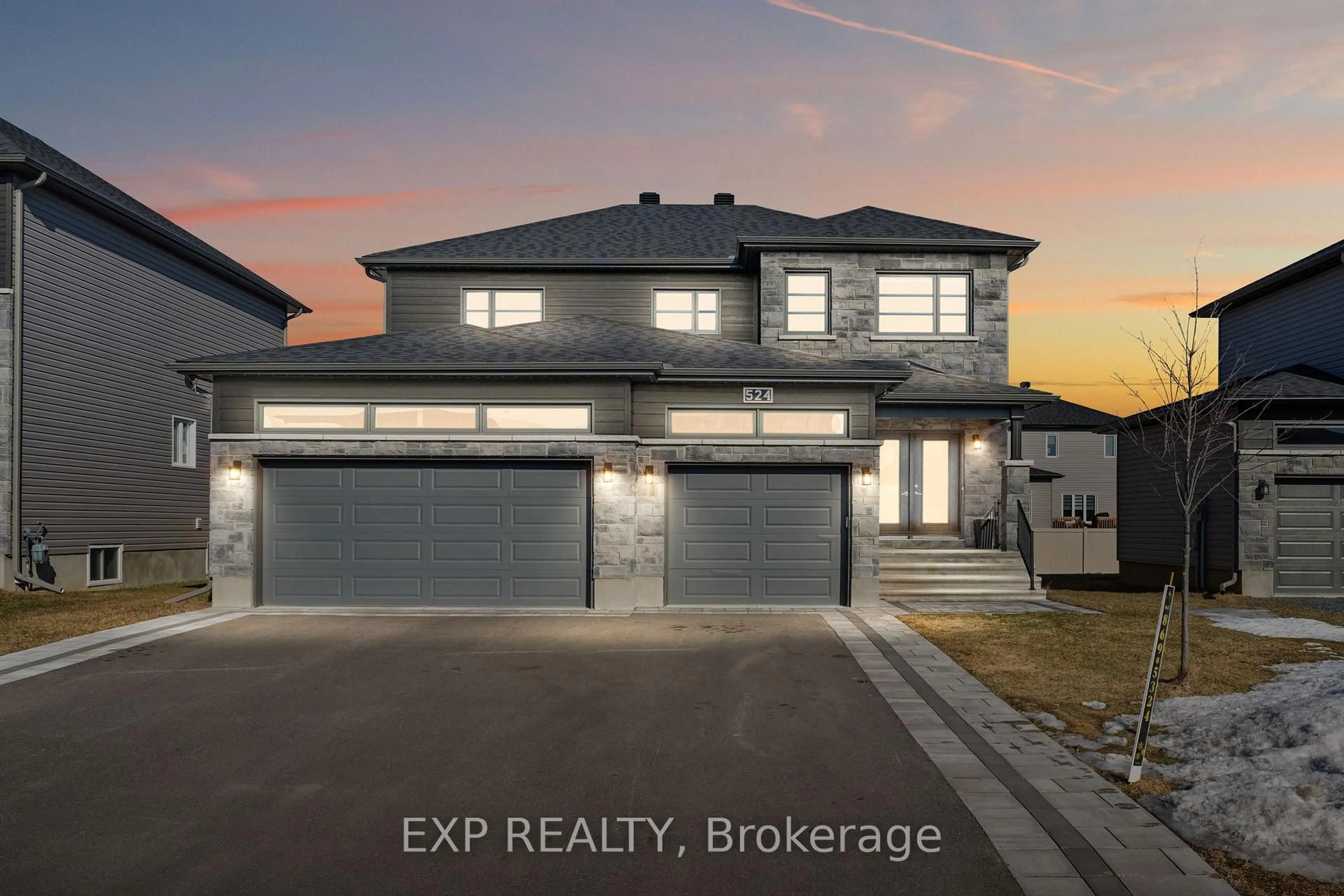 A pic from outside/outdoor area/front of a property/back of a property/a pic from drone, street for 524 Lucent St, Russell Ontario K4R 0G3