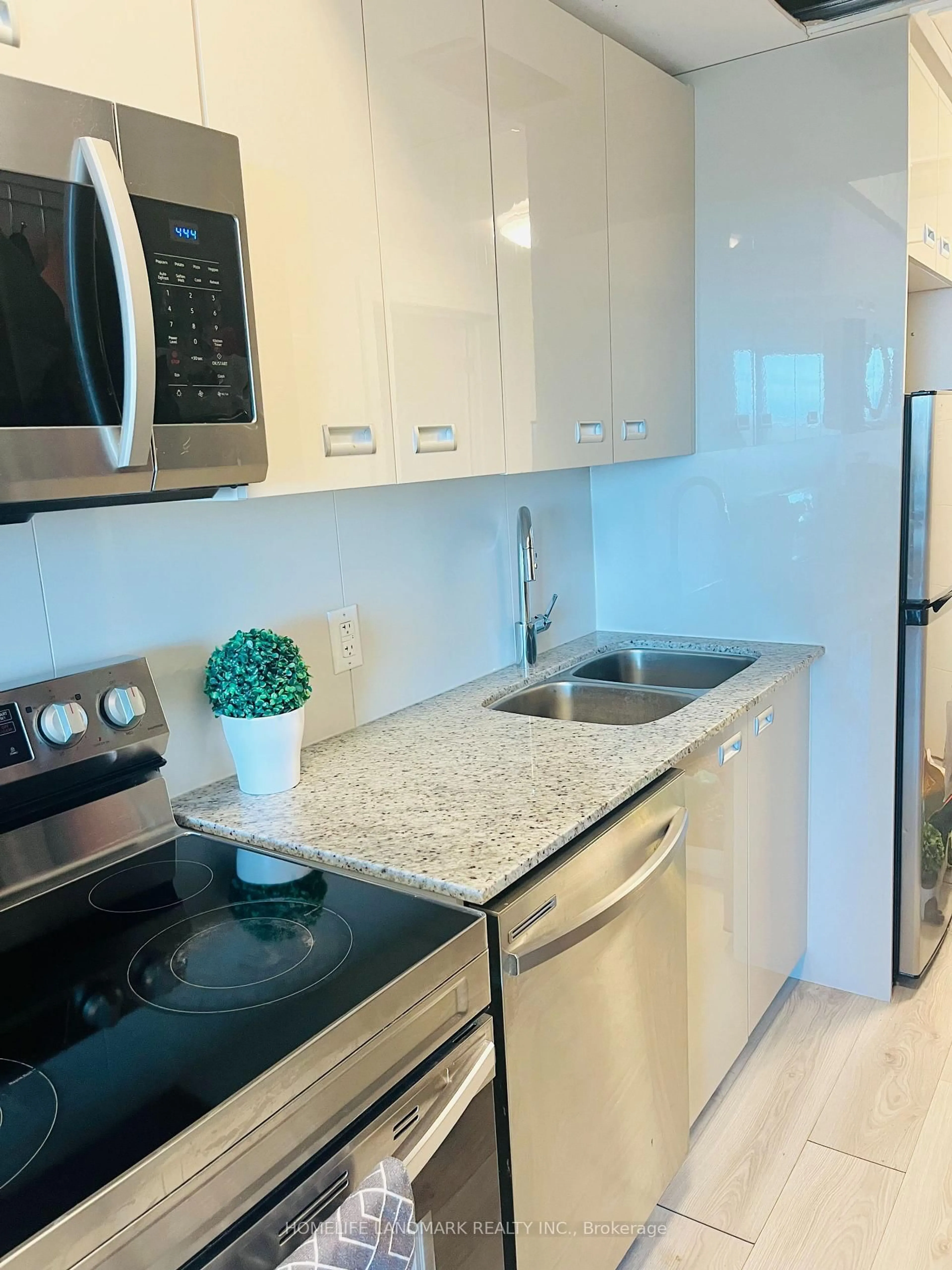 Standard kitchen, ceramic/tile floor for 652 Princess St #804, Kingston Ontario K7K 1E5
