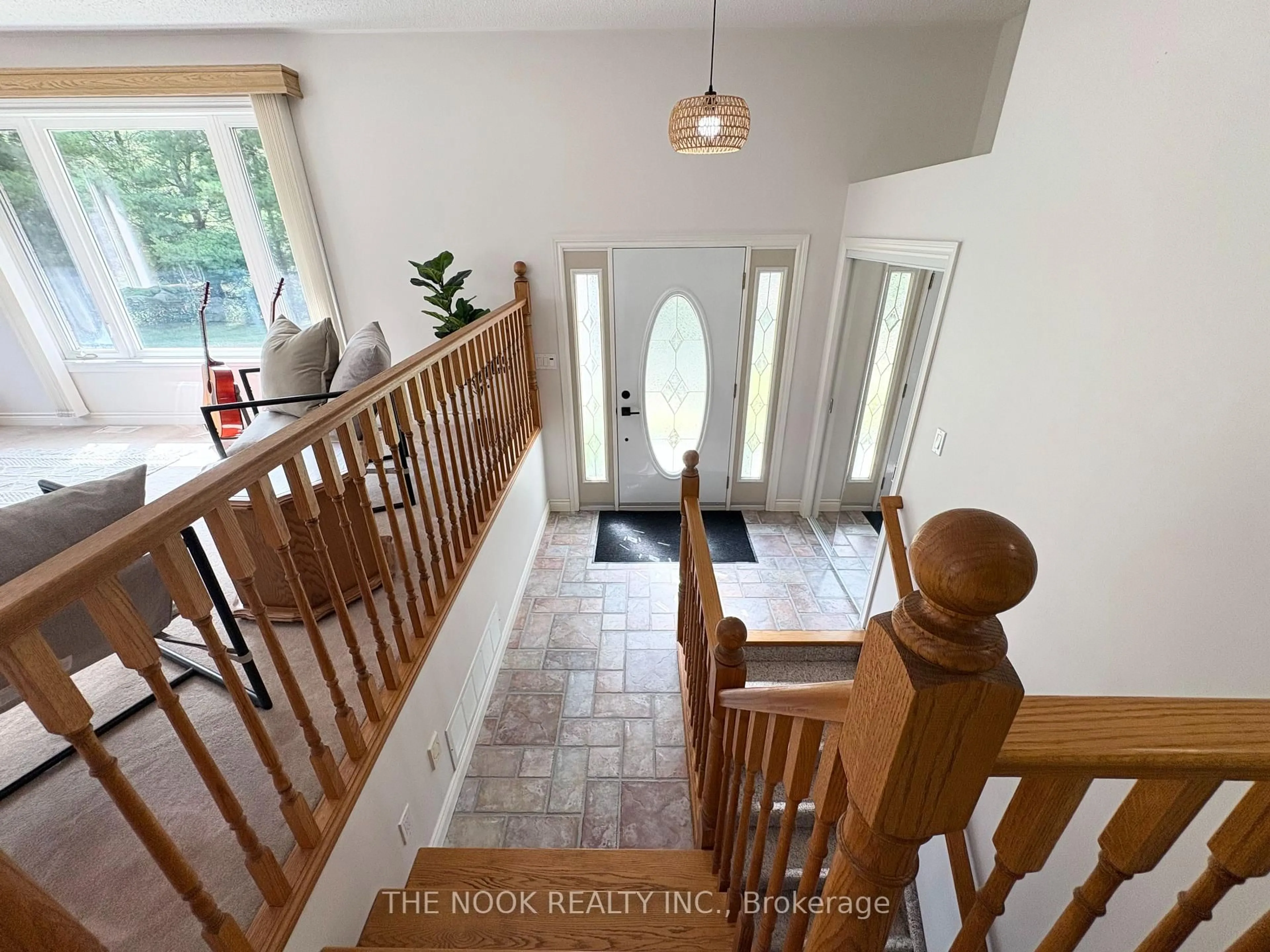 Indoor foyer for 6780 9th Line, Port Hope Ontario K0L 1B0