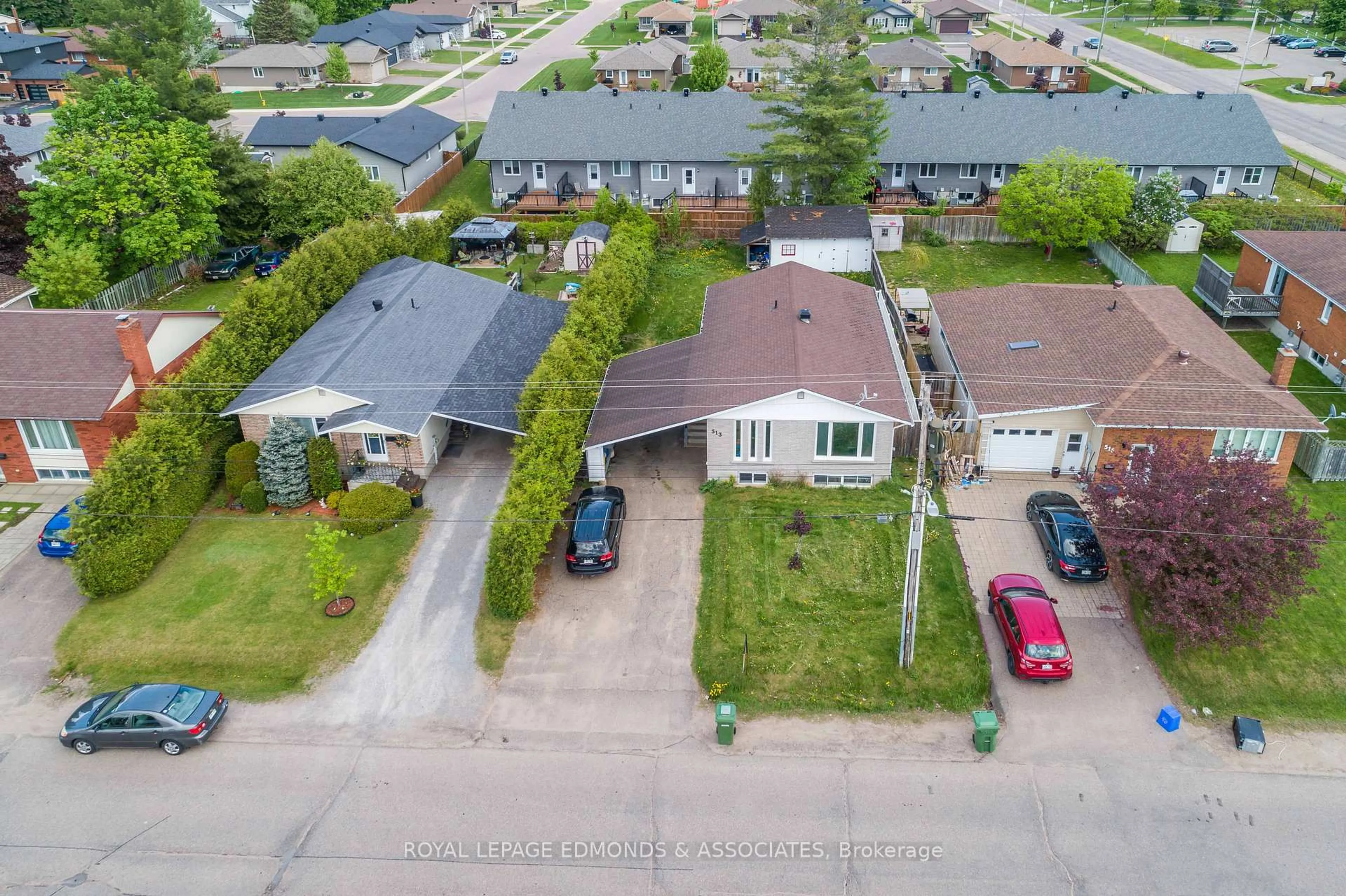 A pic from outside/outdoor area/front of a property/back of a property/a pic from drone, street for 513 BROADVIEW Dr, Pembroke Ontario K8A 7W2