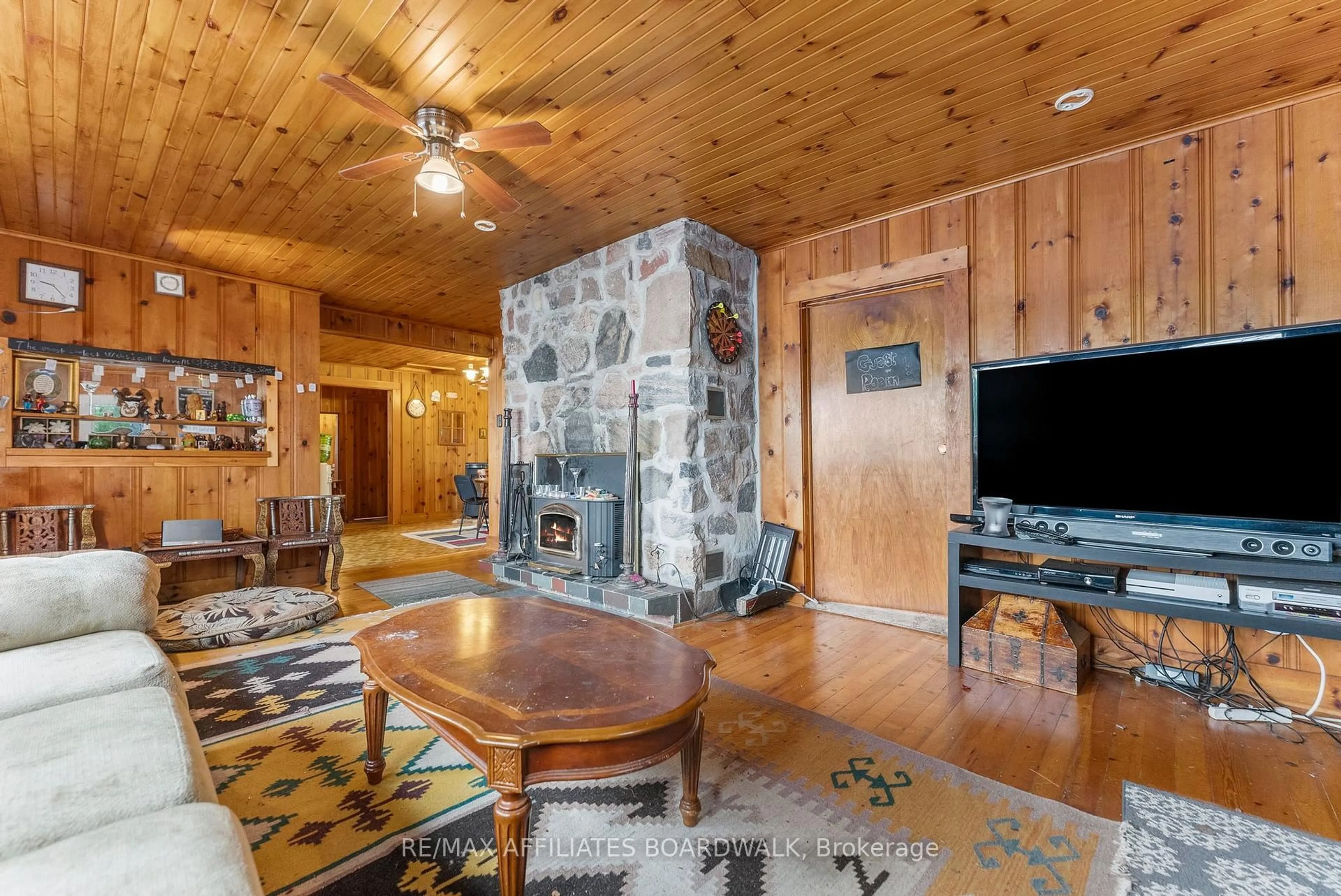 Unknown for 593 Mazinaw Lake, Cloyne Ontario K0H 1K0