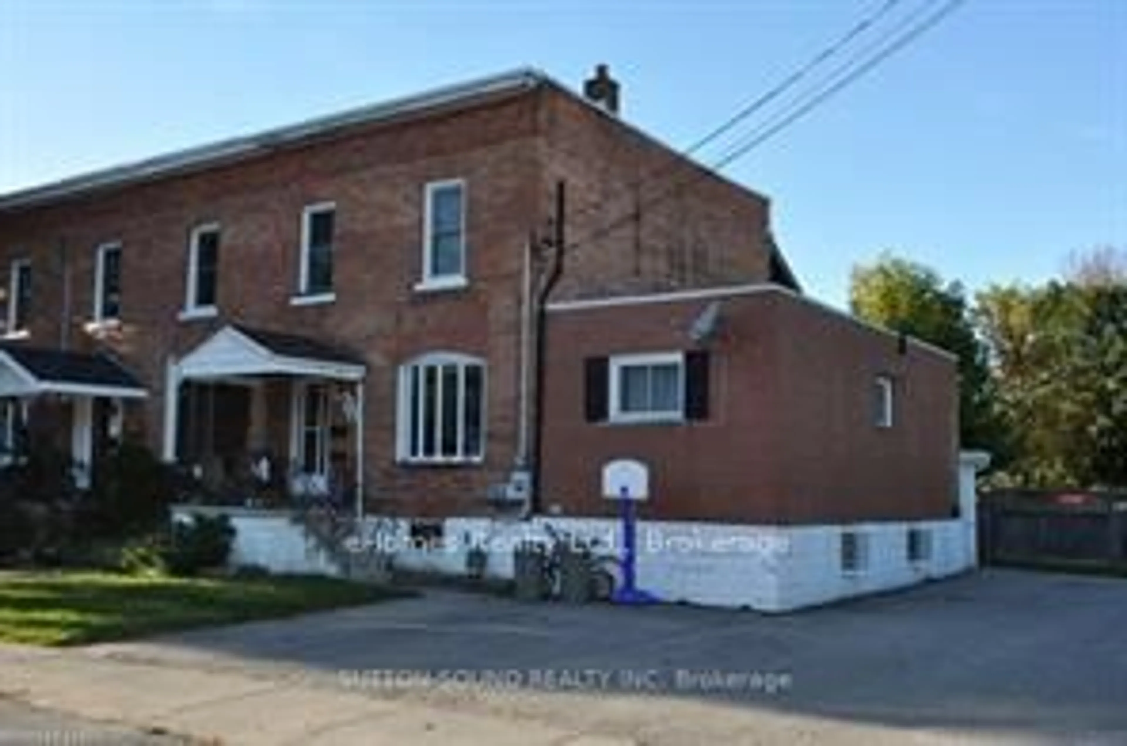 Home with brick exterior material, street for 470 13th St, Owen Sound Ontario N4K 3W7