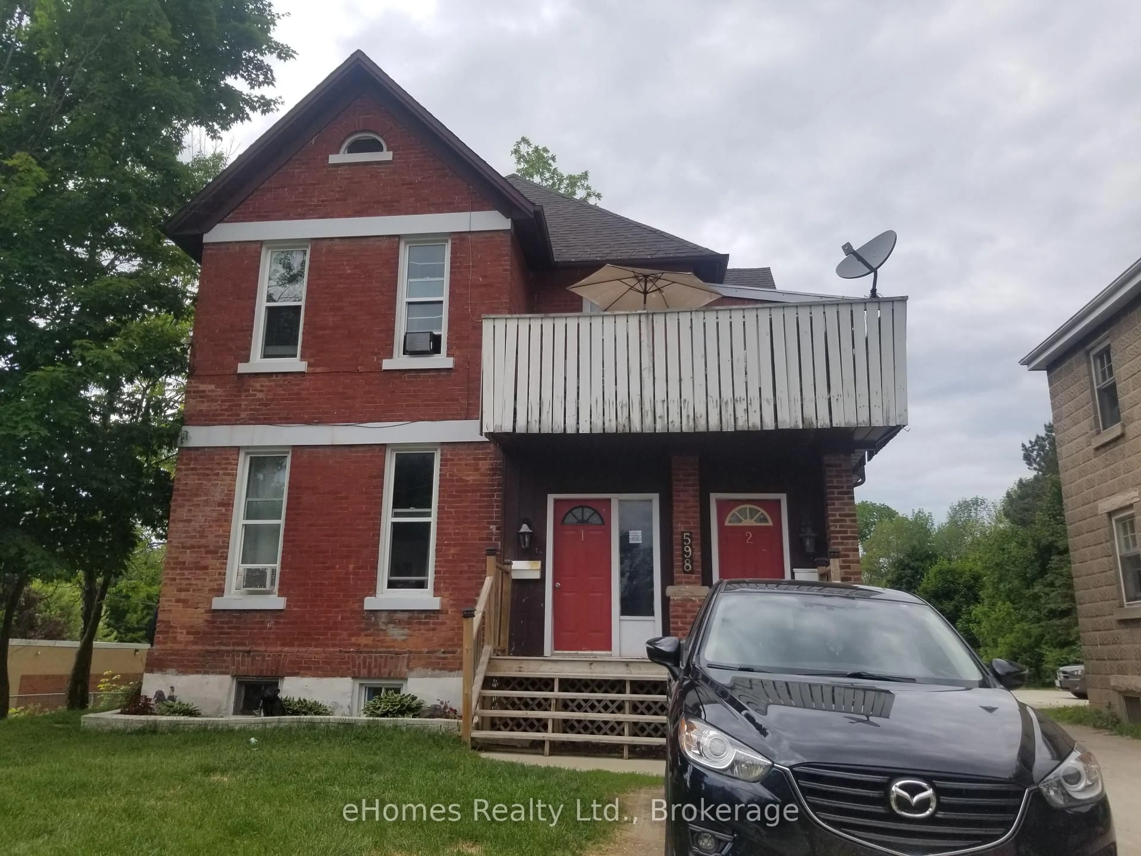 Home with brick exterior material, building for 598 6th St, Owen Sound Ontario N4K 1G3