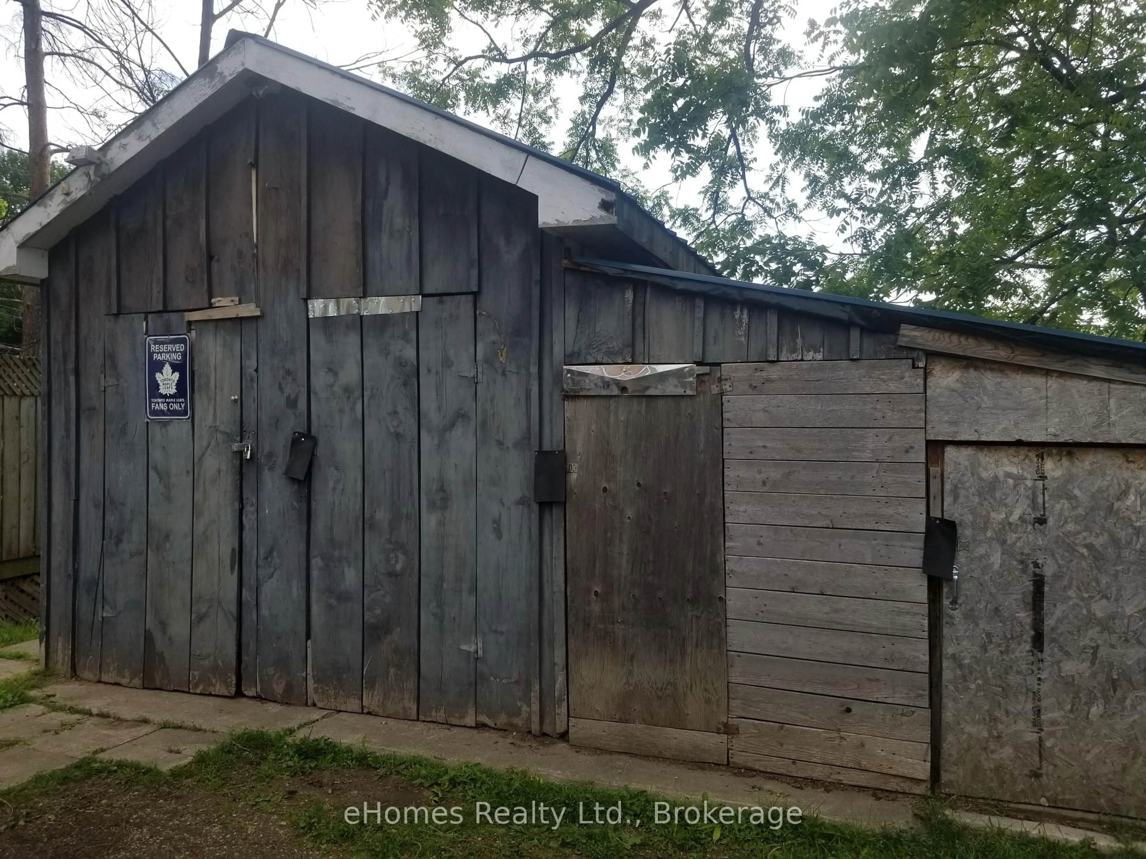 Shed for 598 6th St, Owen Sound Ontario N4K 1G3