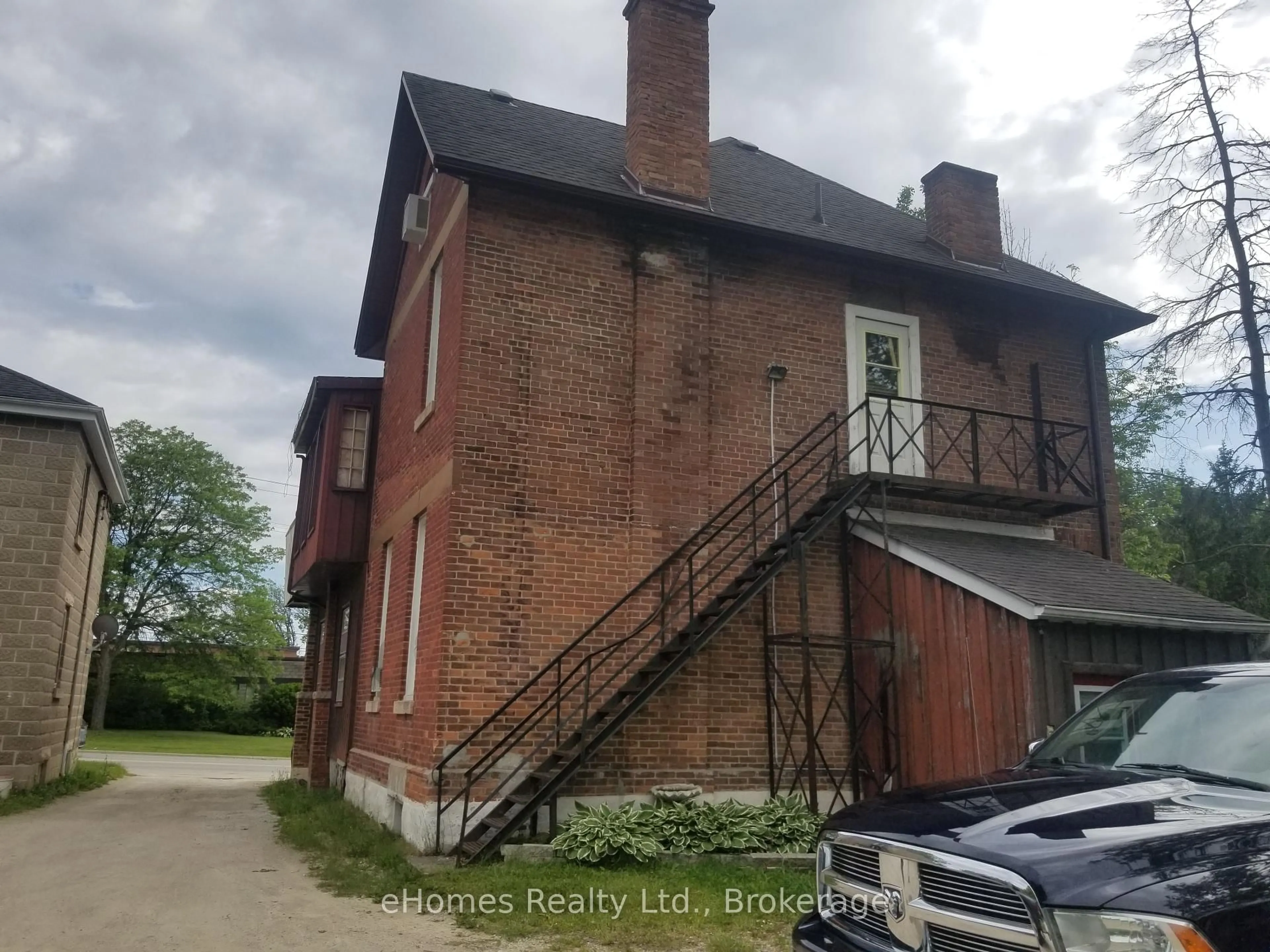 Unknown for 598 6th St, Owen Sound Ontario N4K 1G3