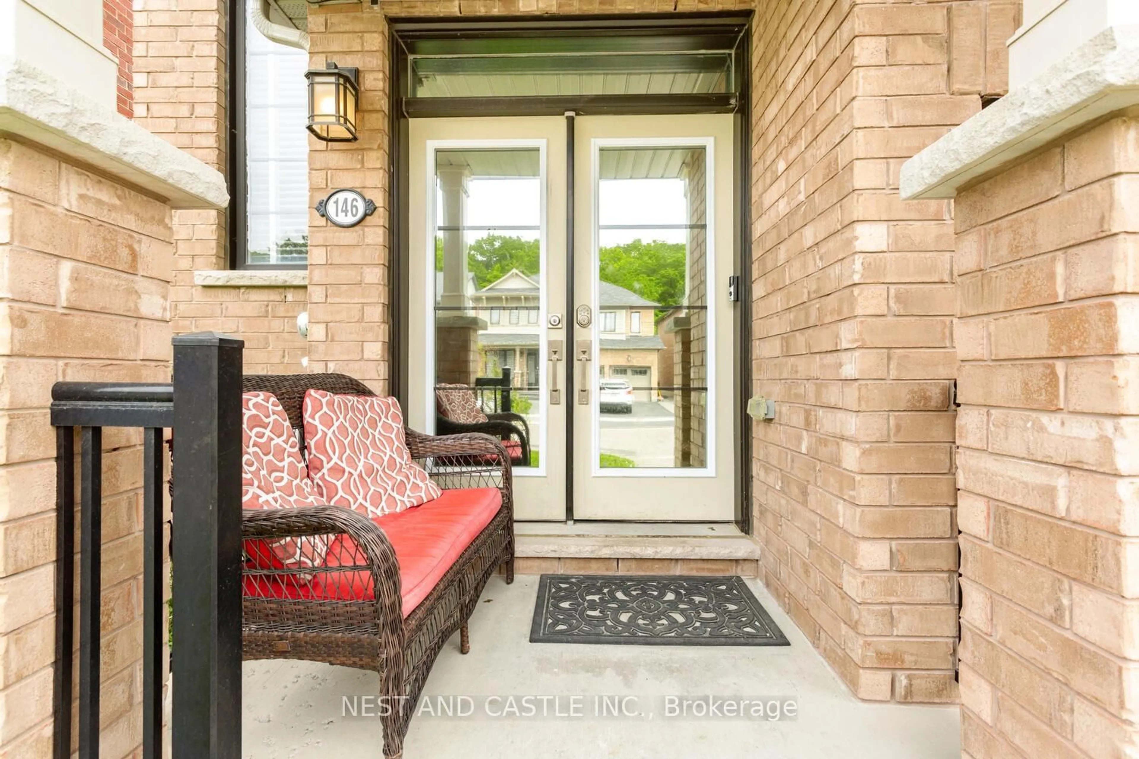 Indoor entryway for 146 Cactus Cres, Hamilton Ontario L8E 1N3