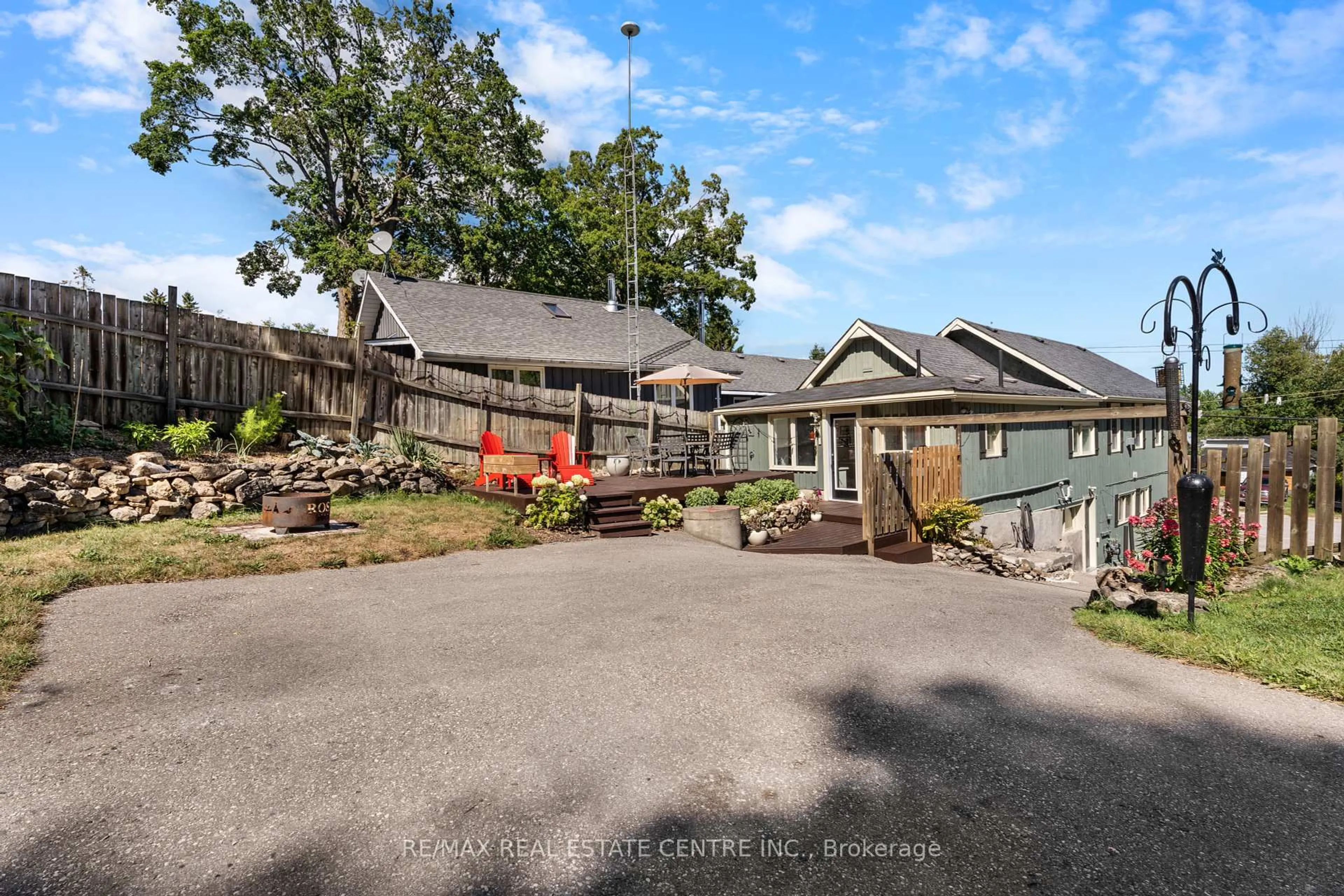 A pic from outside/outdoor area/front of a property/back of a property/a pic from drone, street for 160 Main St, Melancthon Ontario L0N 1J0