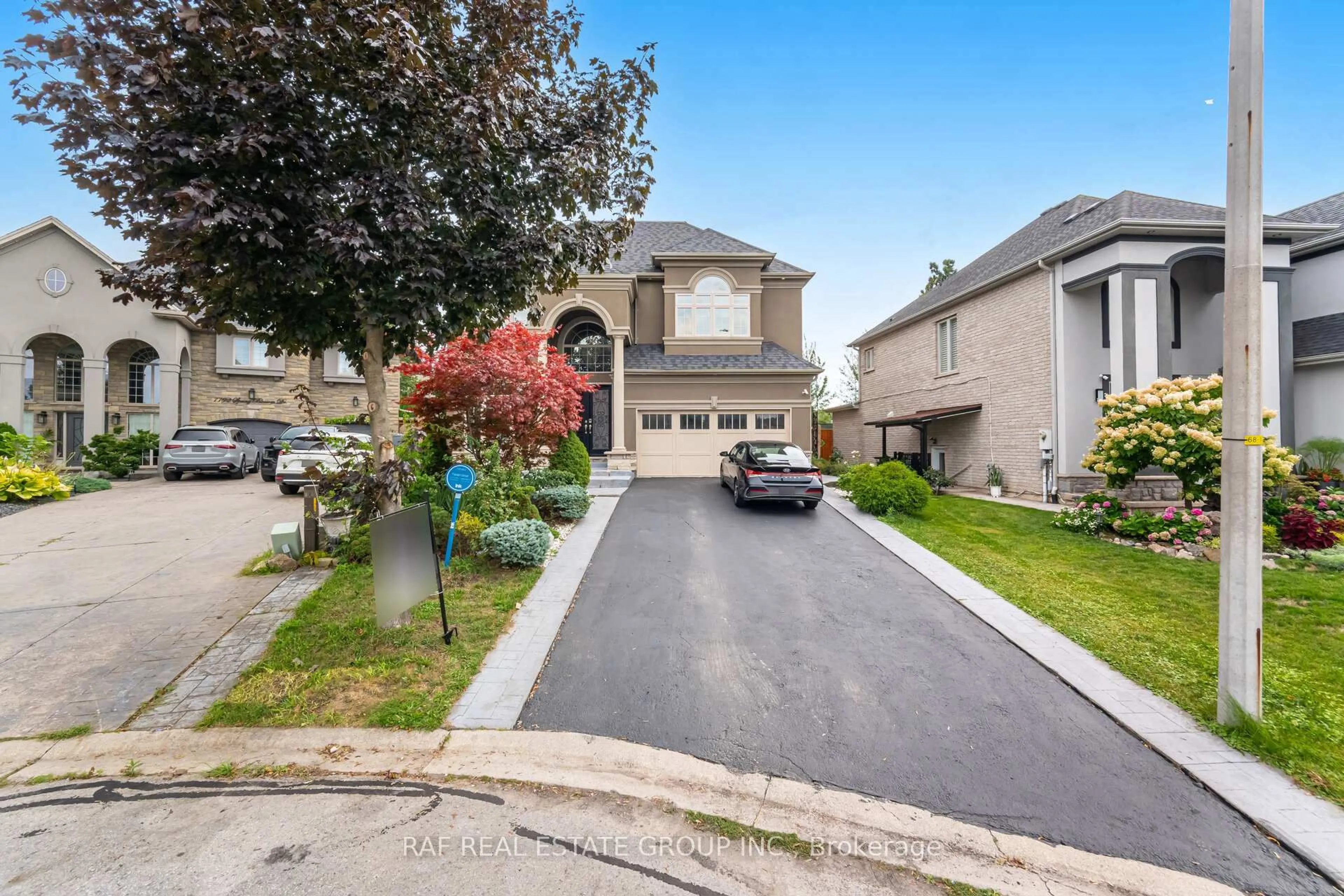 A pic from outside/outdoor area/front of a property/back of a property/a pic from drone, street for 7798 Spring Blossom Dr, Niagara Falls Ontario L2H 3M2