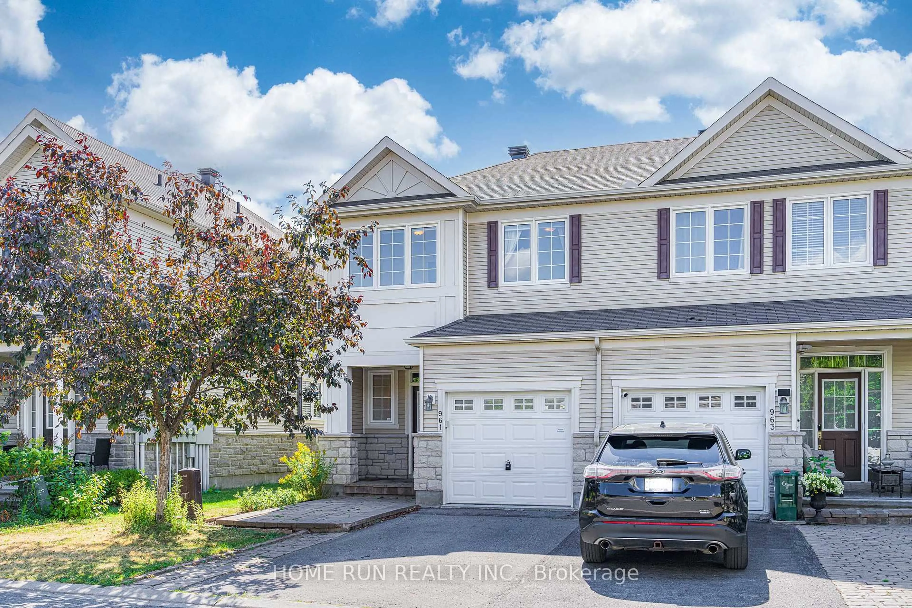 Home with vinyl exterior material, street for 961 Caldermill Private, Ottawa Ontario K2J 0Z7