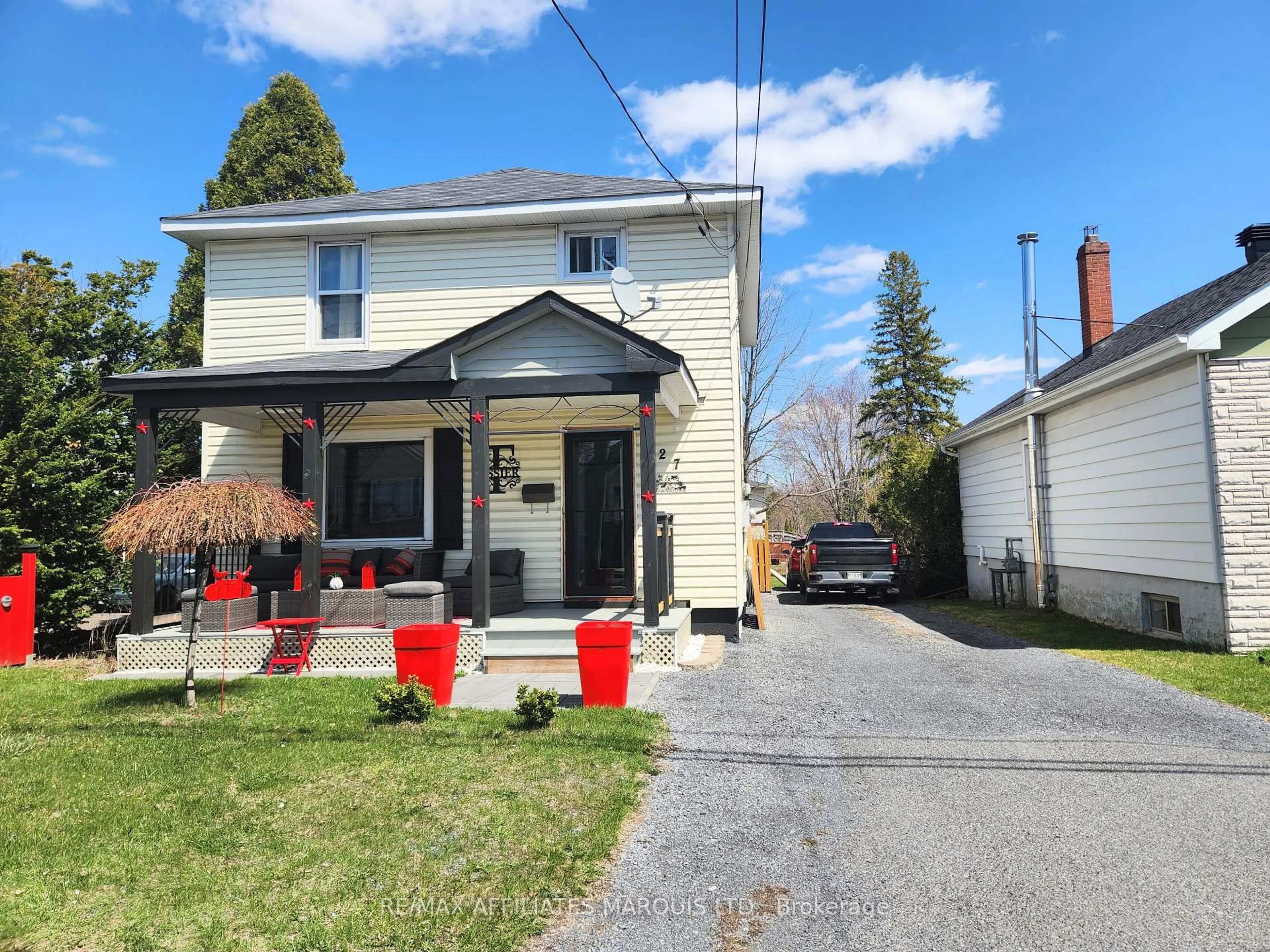 Unknown for 827 Amelia St, Cornwall Ontario K6H 3R5